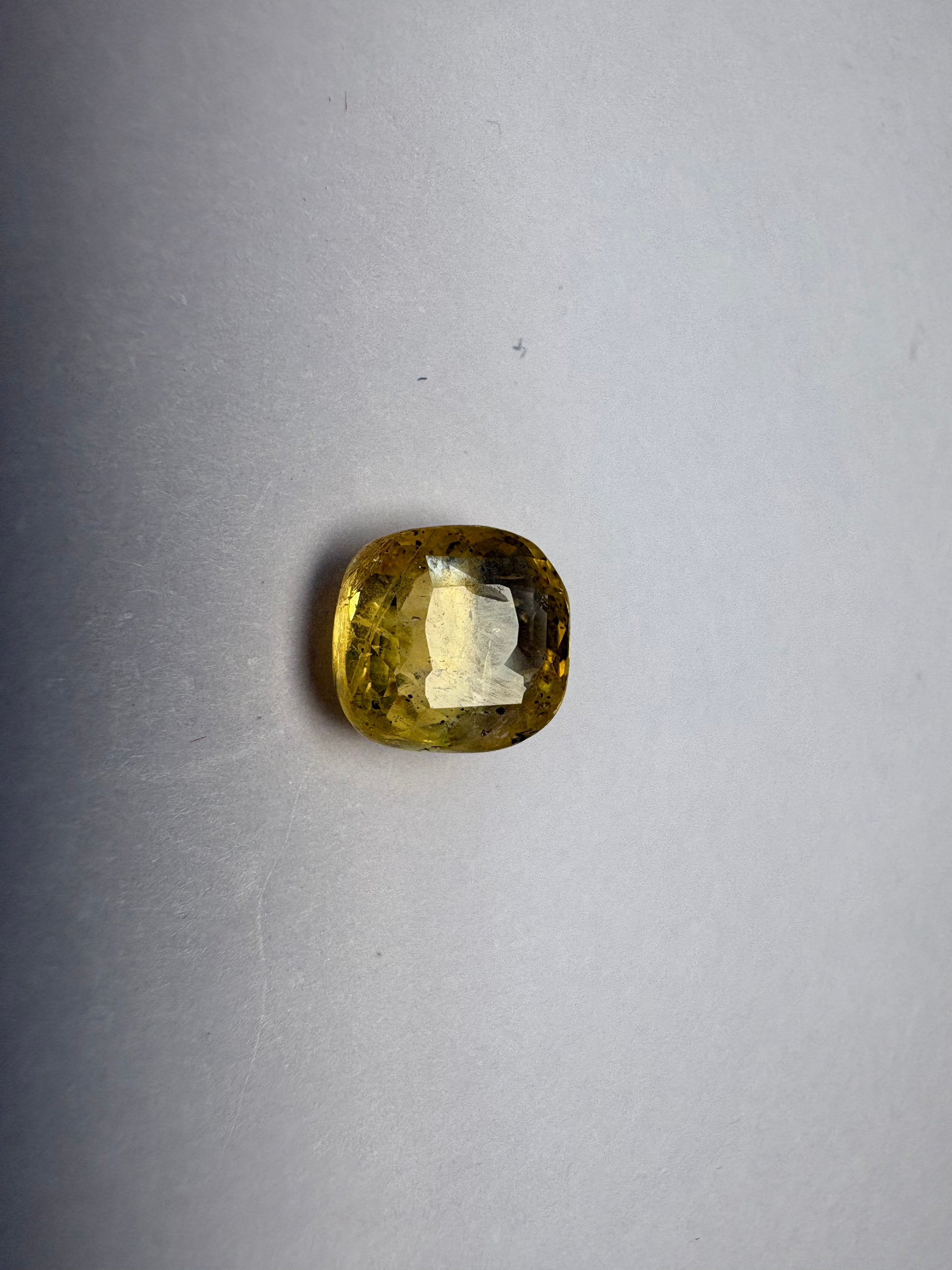 Yellow Sapphire 3.03 carat YSR-110 alternate face-up view