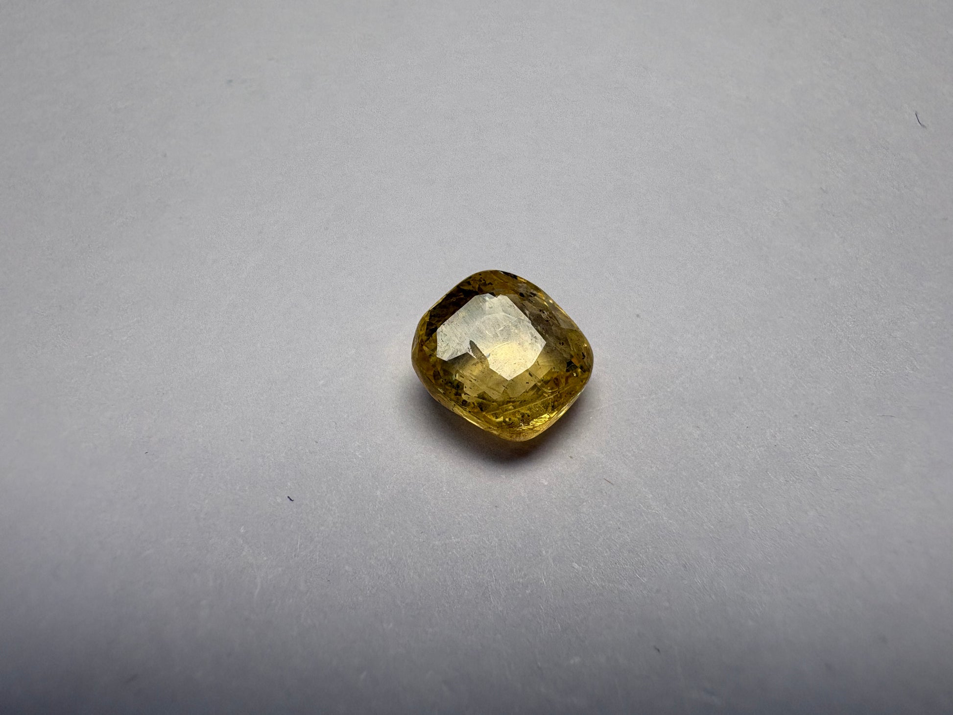 Yellow Sapphire 3.03 carat YSR-110 close view