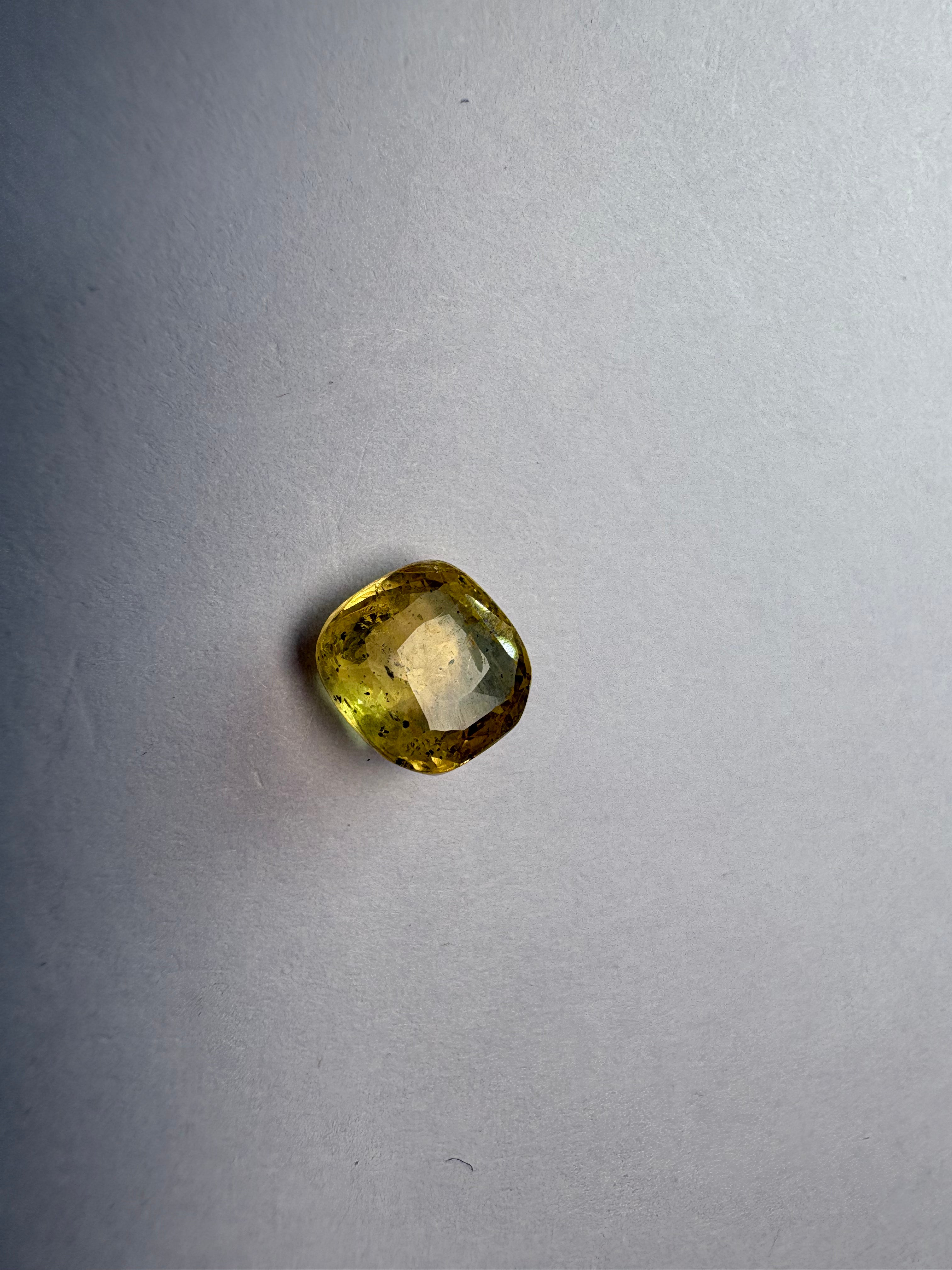 Yellow Sapphire 3.03 carat YSR-110 reverse view