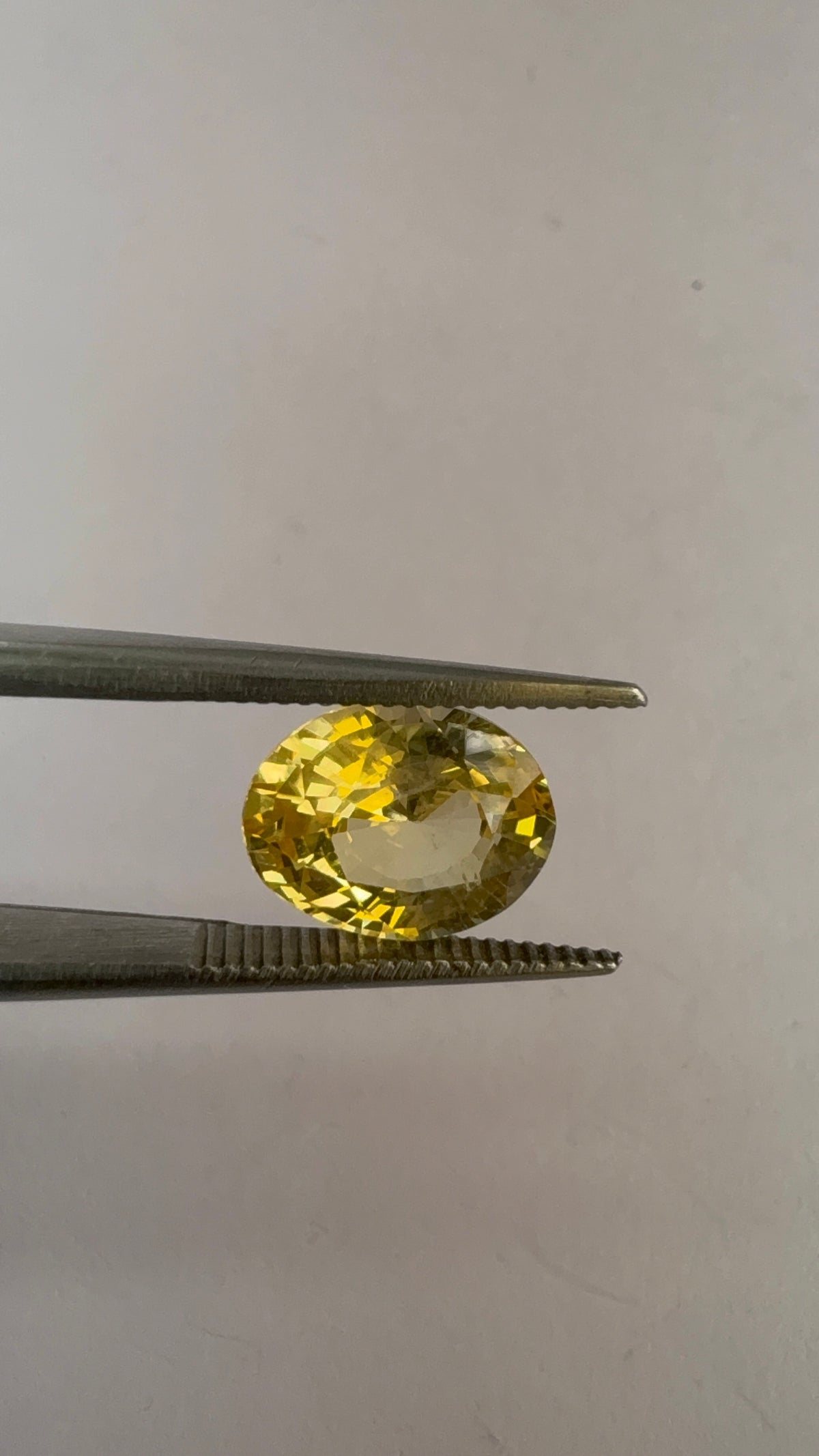 Yellow Sapphire 3.15 carat YSR-118 front view