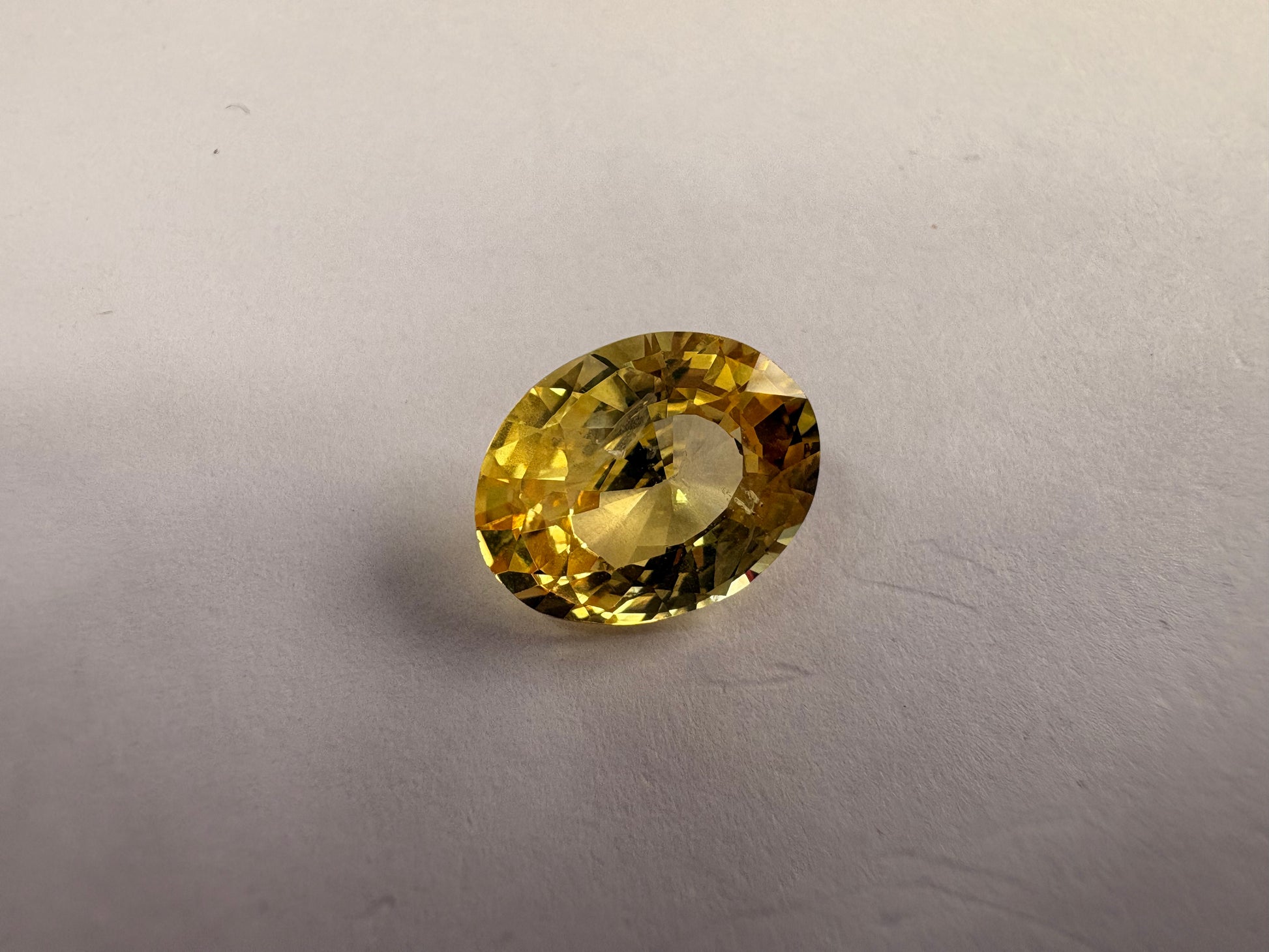 Yellow Sapphire 3.15 carat YSR-118 alternate face-up view
