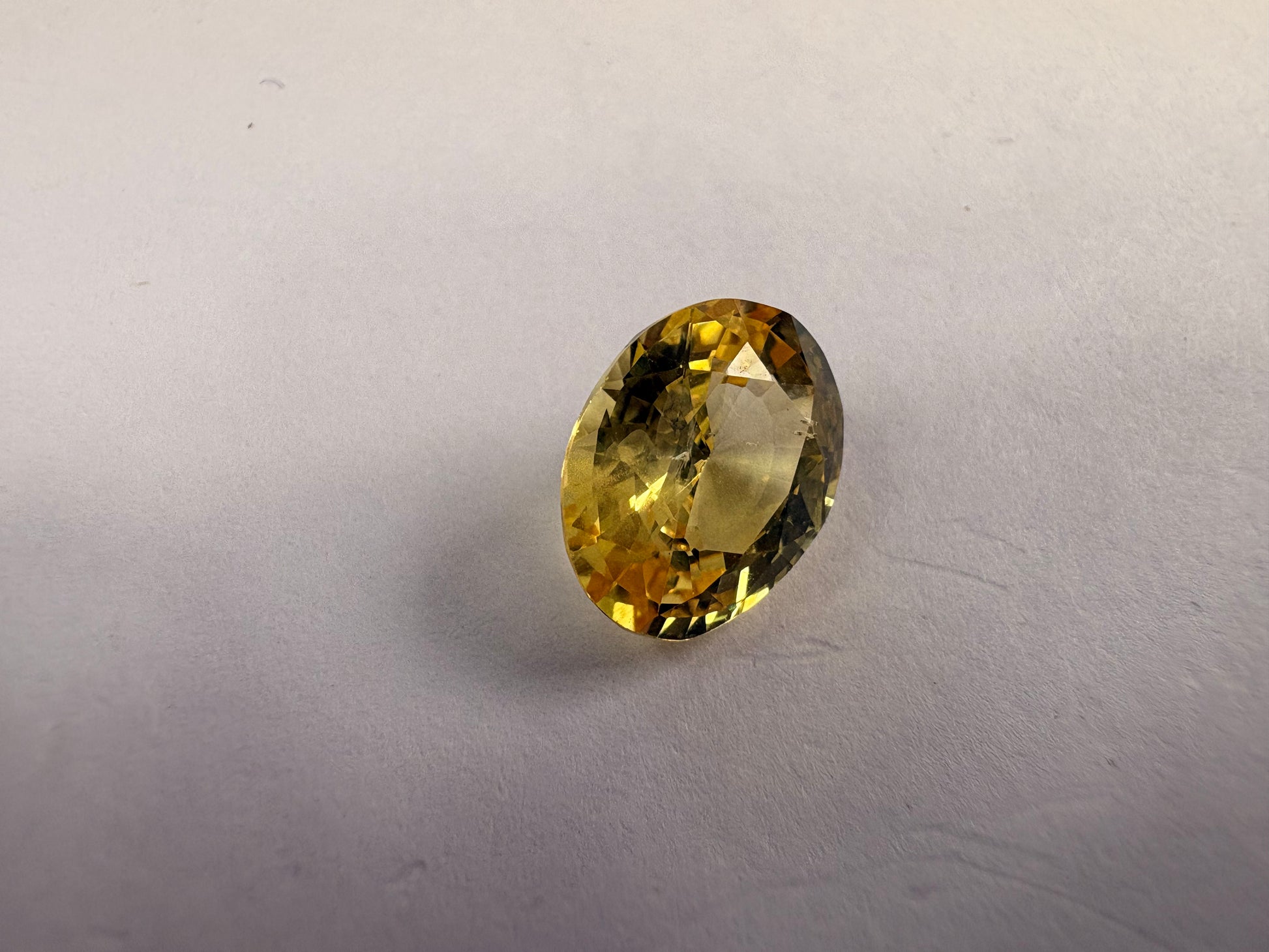 Yellow Sapphire 3.15 carat YSR-118 close view