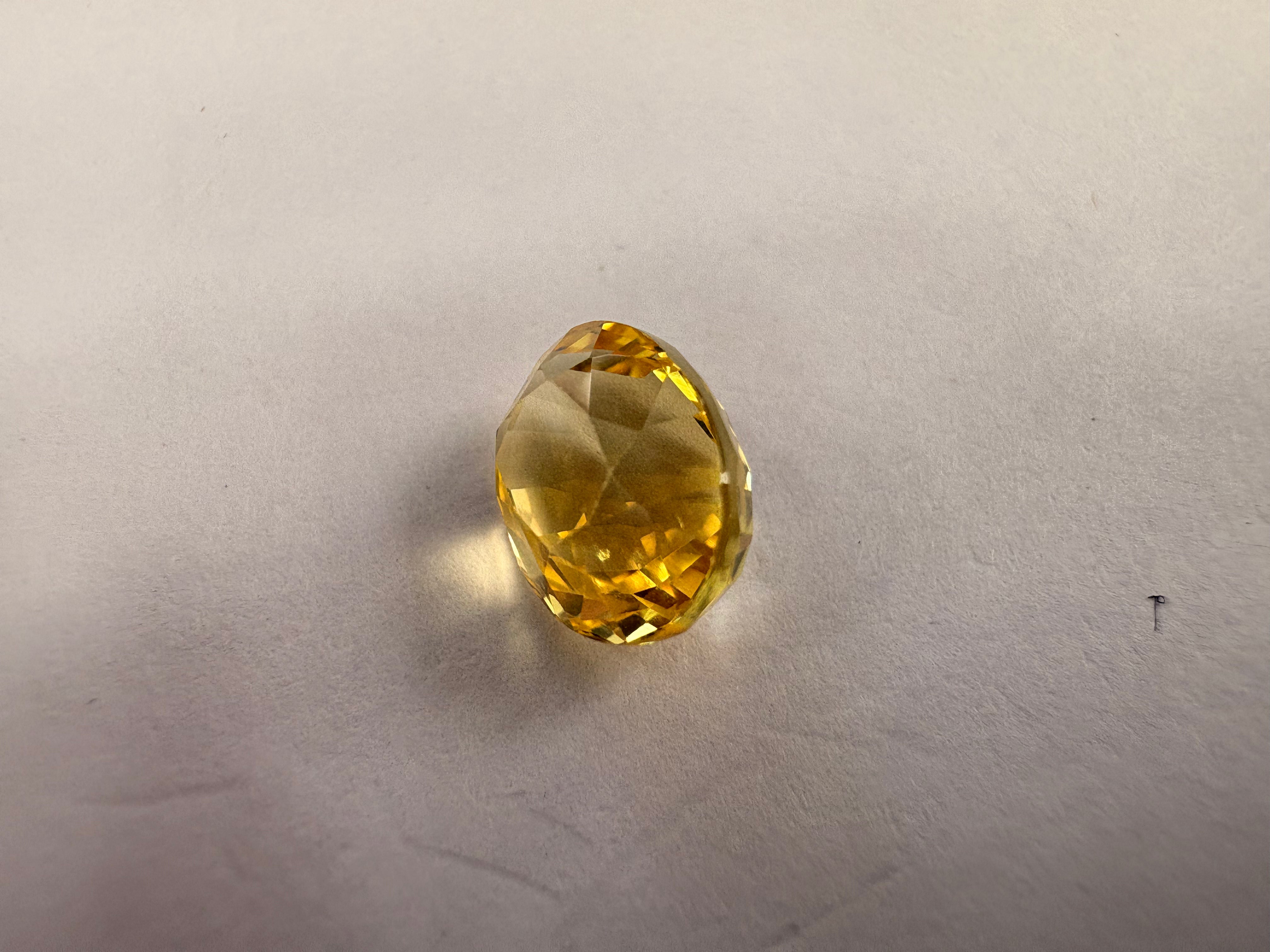 Yellow Sapphire 2.92 carat YSR-120 close view