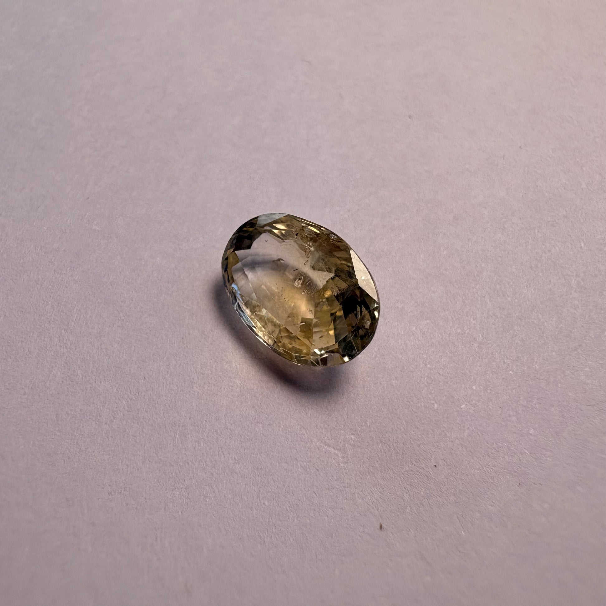 Yellow Sapphire 4.03 carat YSR-122 reverse view