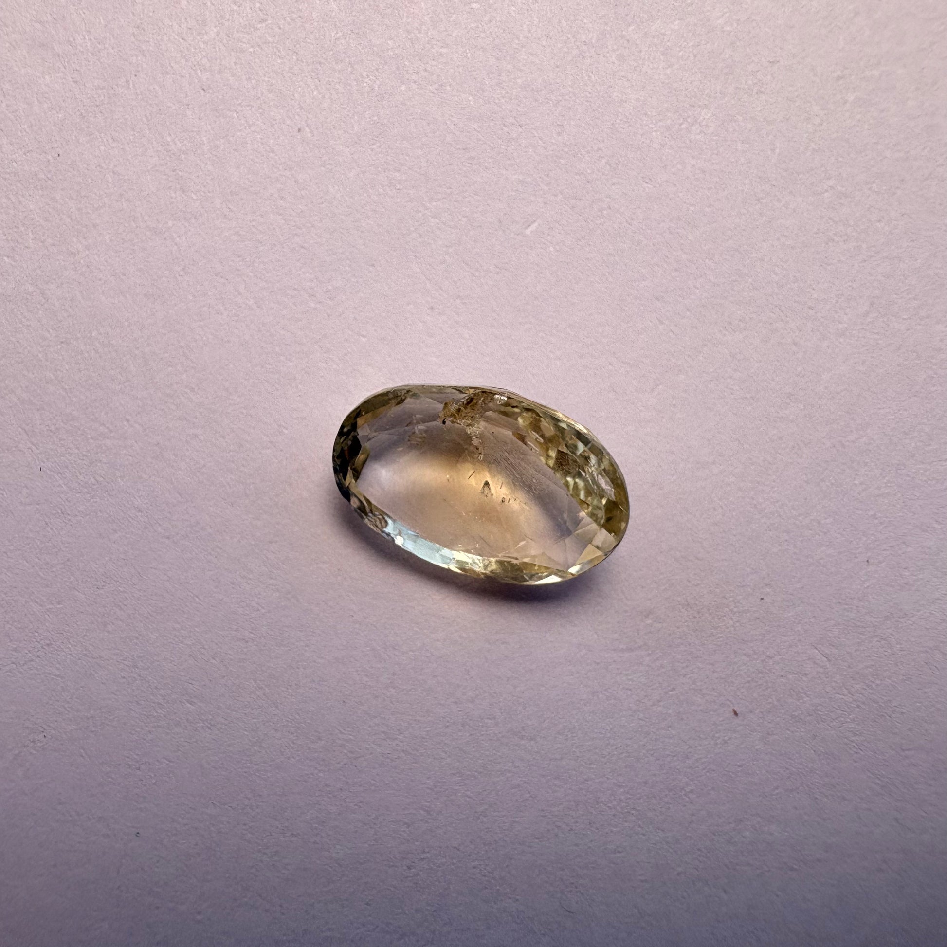 Yellow Sapphire 4.03 carat YSR-122 side view