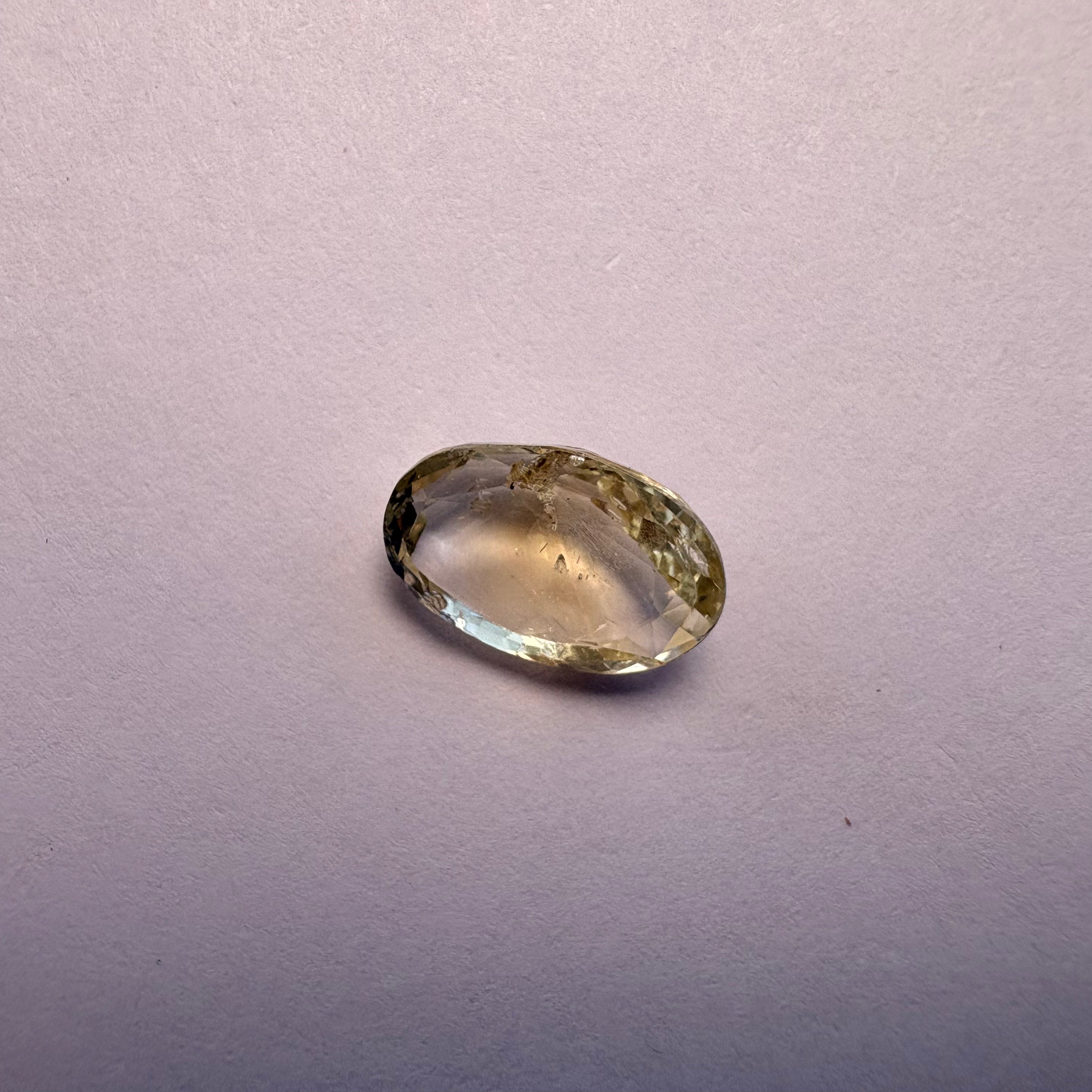 Yellow Sapphire 4.03 carat YSR-122 side view