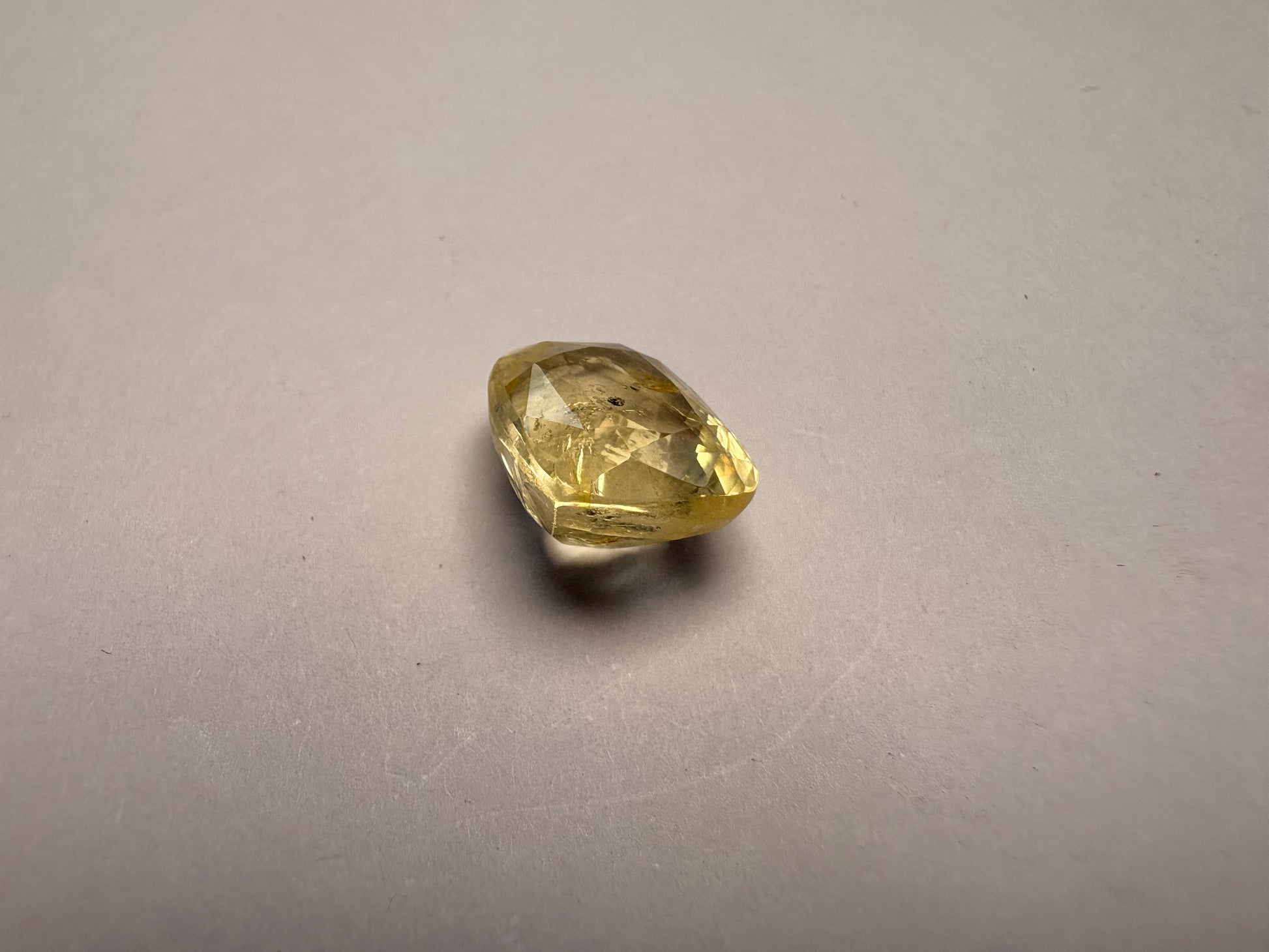 Yellow Sapphire 5.74 carat YSR-126 reverse view