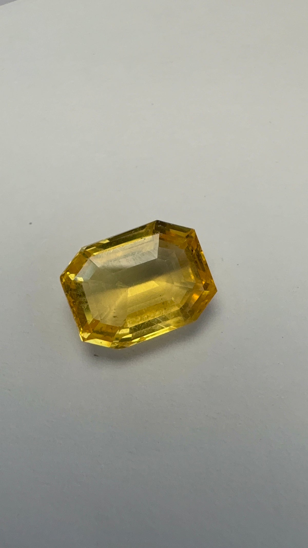 Yellow Sapphire 6.03 carat YSR-13 alternate face-up view