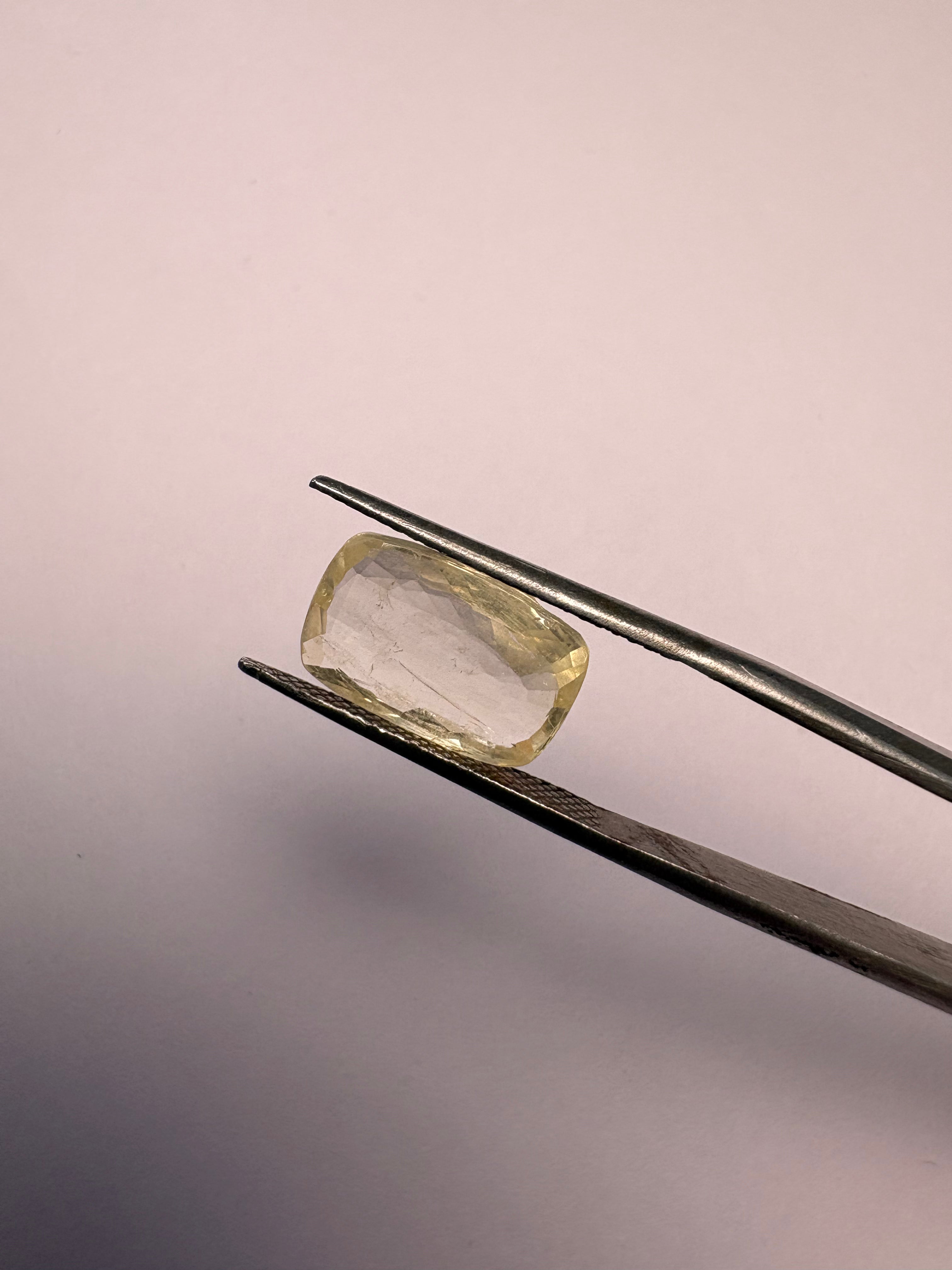 Yellow Sapphire 5.15 carat YSR-14 front view