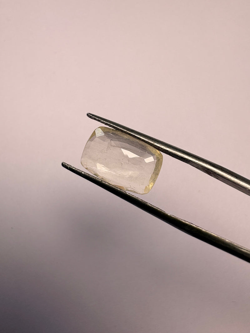 Yellow Sapphire – 5.15 Carat – Sri Lanka
