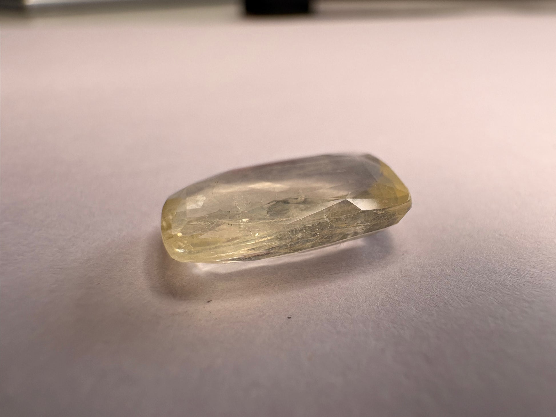 Yellow Sapphire 5.15 carat YSR-14 reverse view