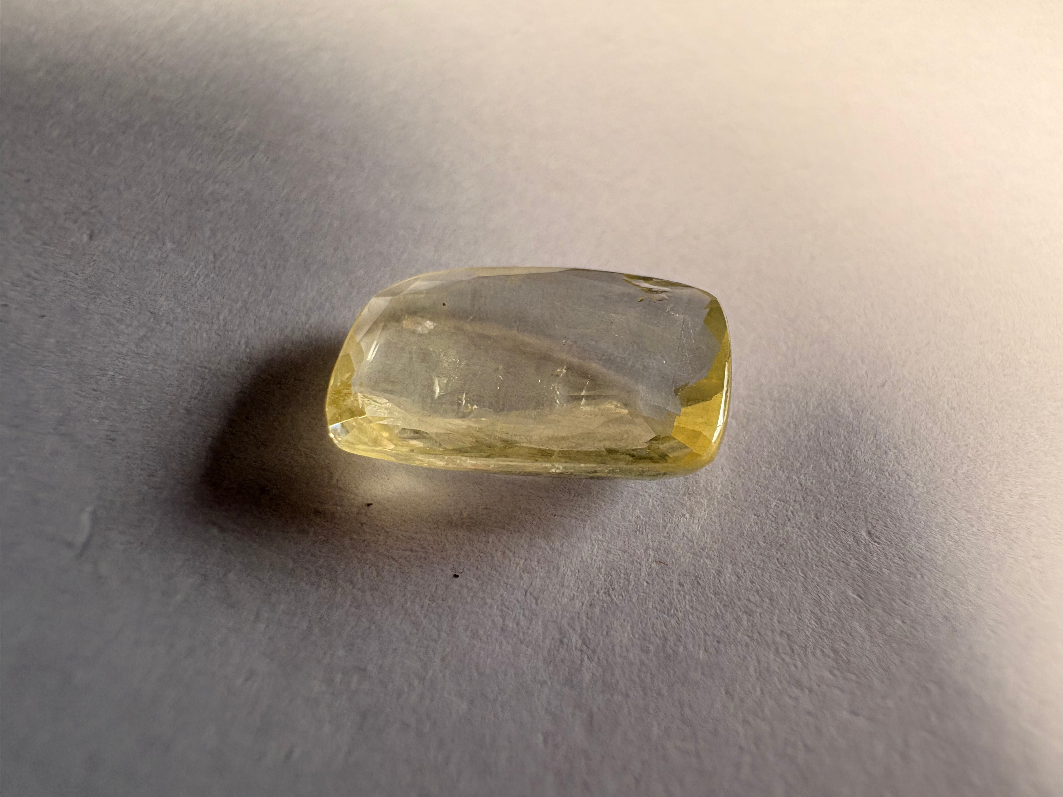 Yellow Sapphire 5.15 carat YSR-14 side view