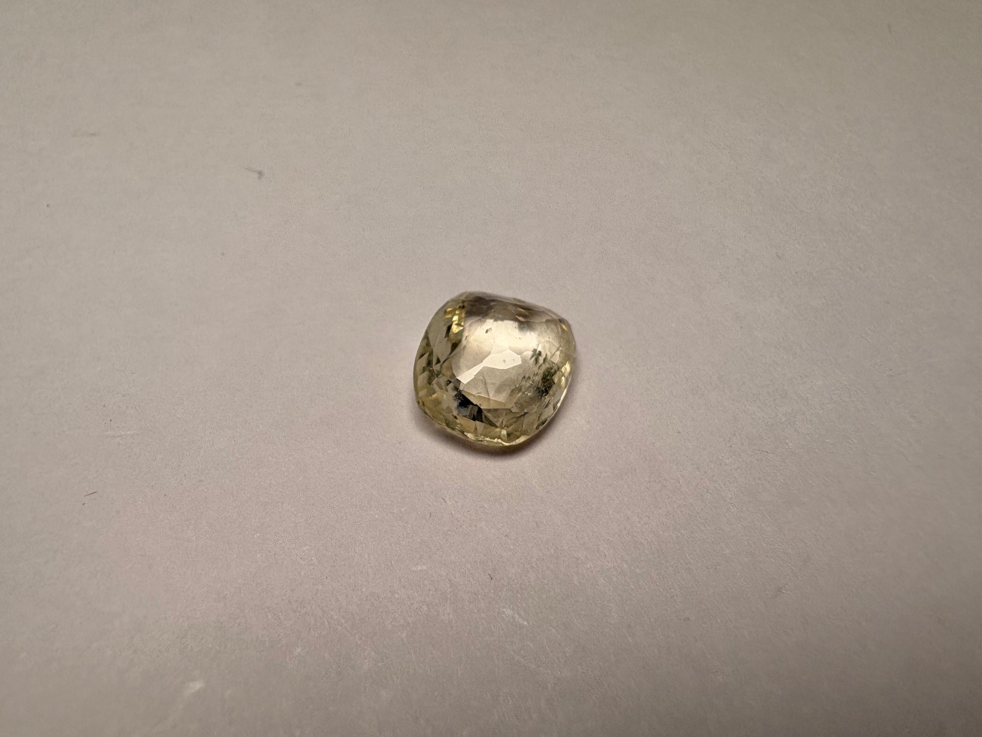 Yellow Sapphire 3.63 carat YSR-158 close view
