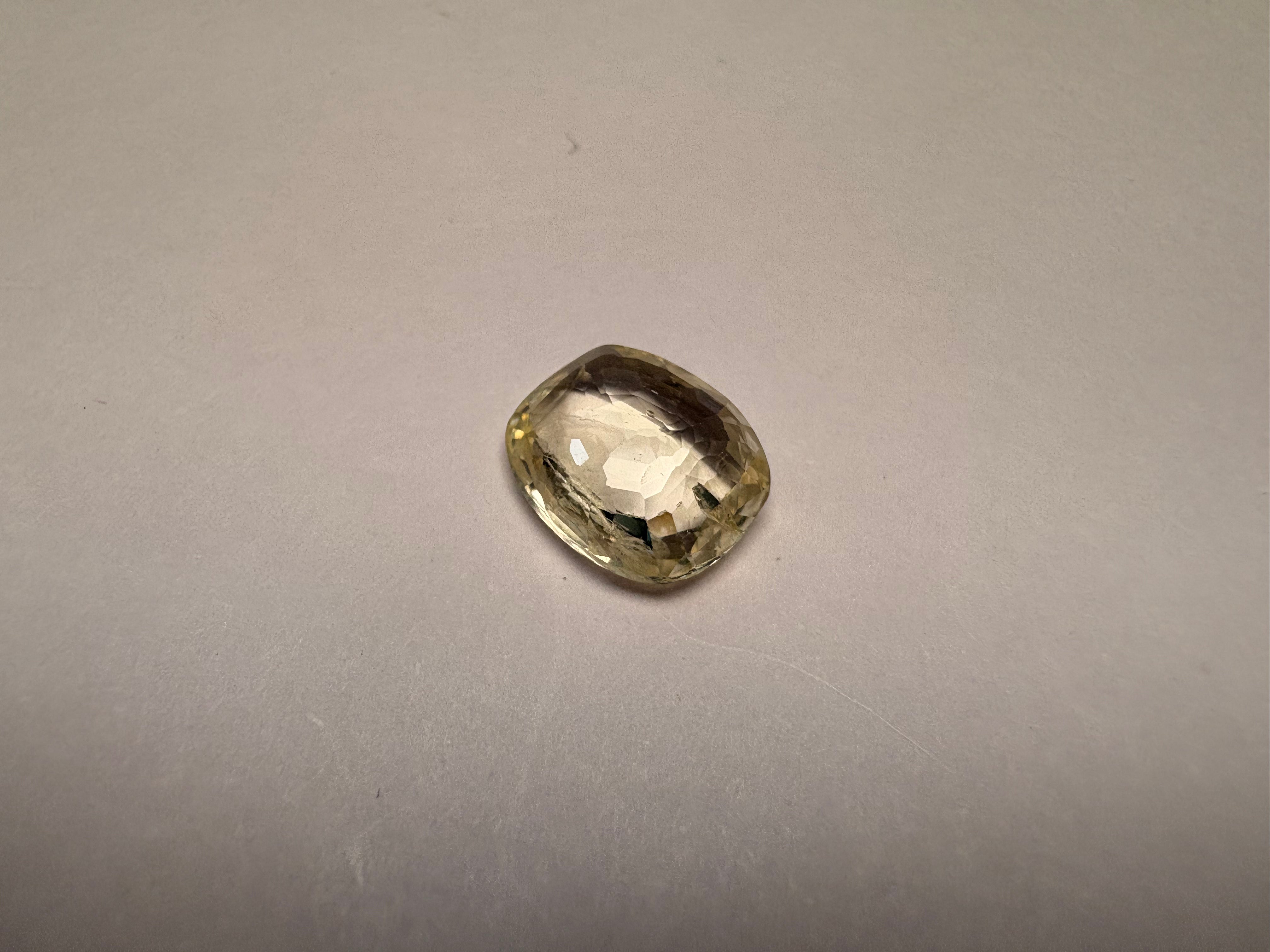 Yellow Sapphire 3.63 carat YSR-158 angled view