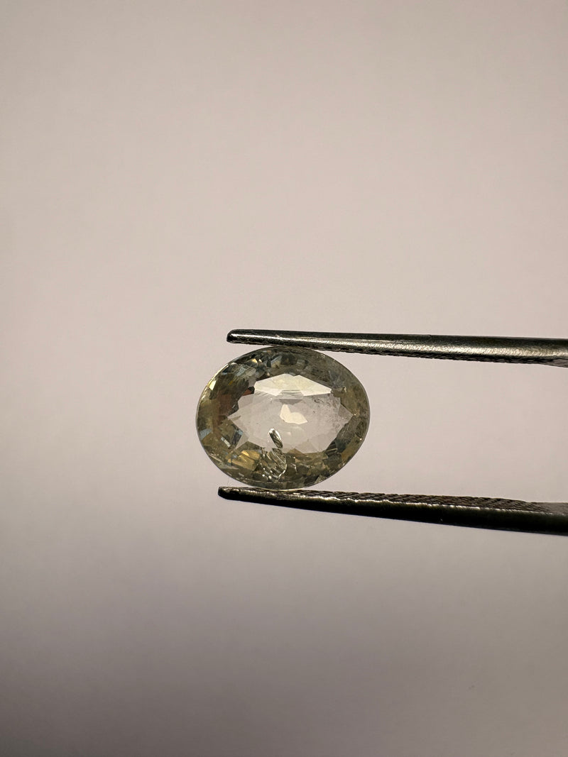 Yellow Sapphire – 3.68 Carat – Sri Lanka