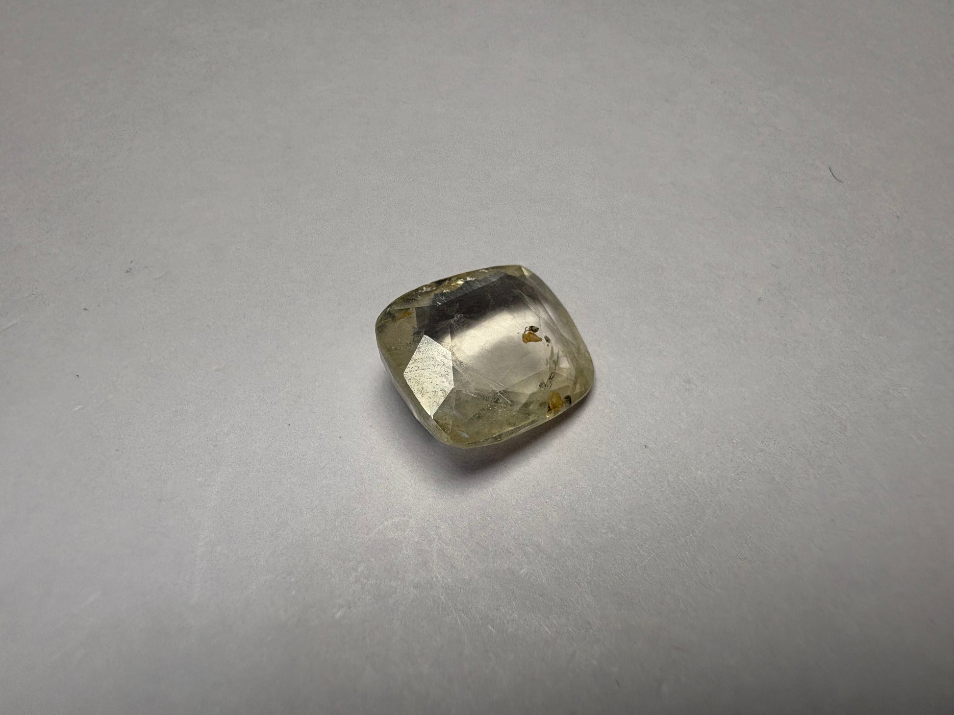 Yellow Sapphire 5.33 carat YSR-166 face-up view