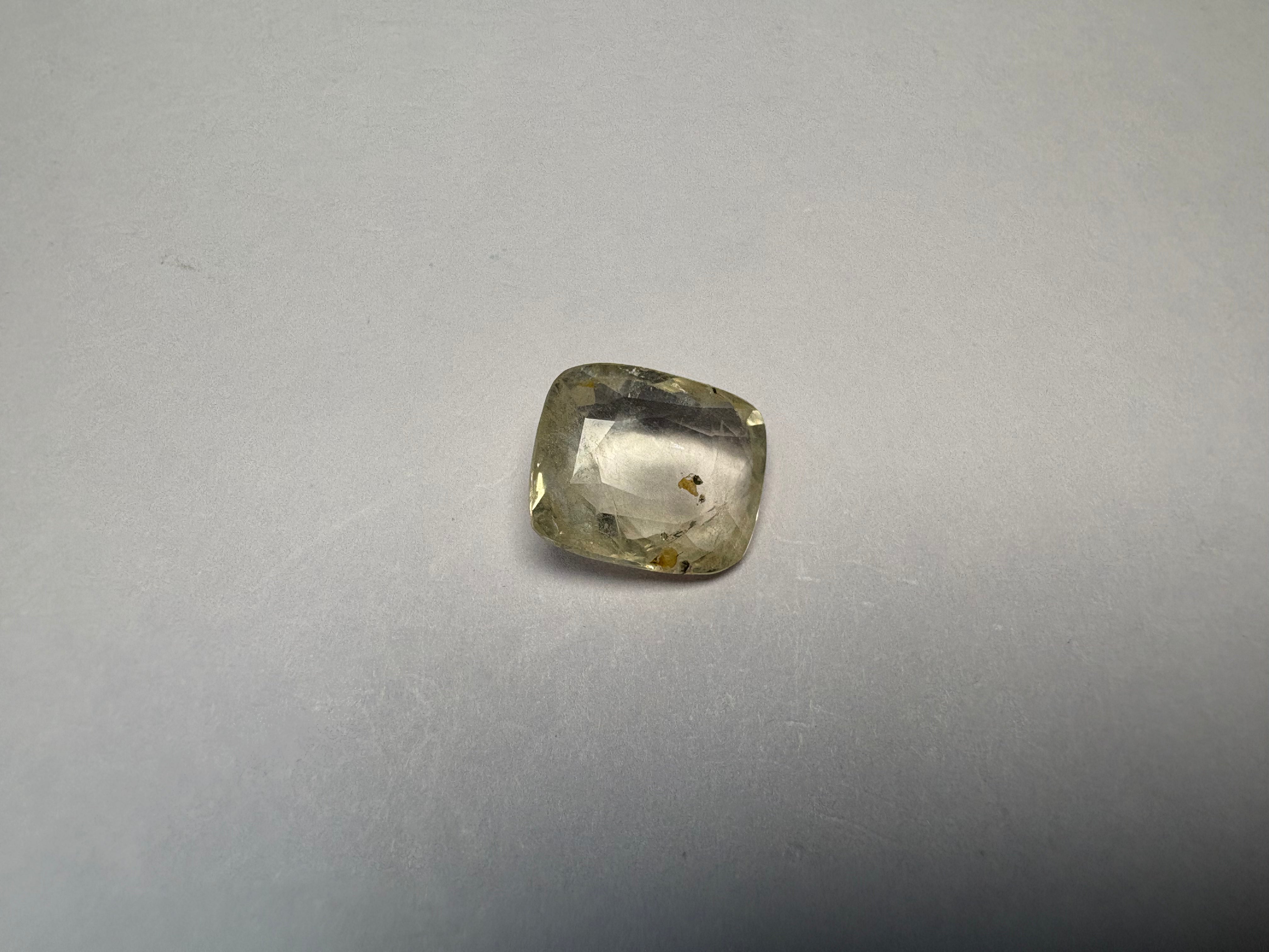 Yellow Sapphire 5.33 carat YSR-166 close view