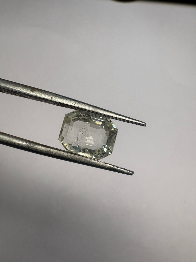 Yellow Sapphire – 3.22 Carat – Sri Lanka