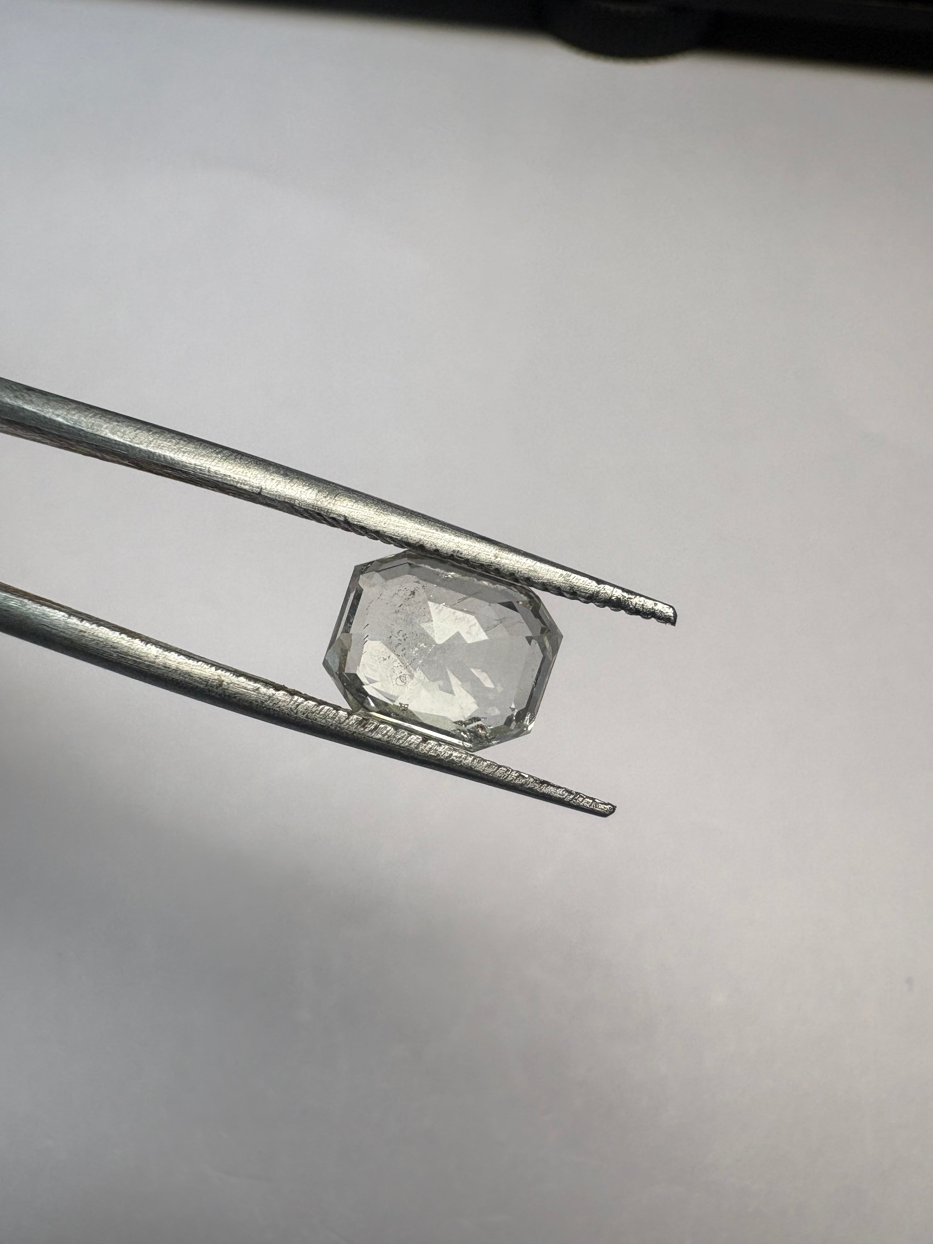Yellow Sapphire 3.22 carat YSR-17 face-up view