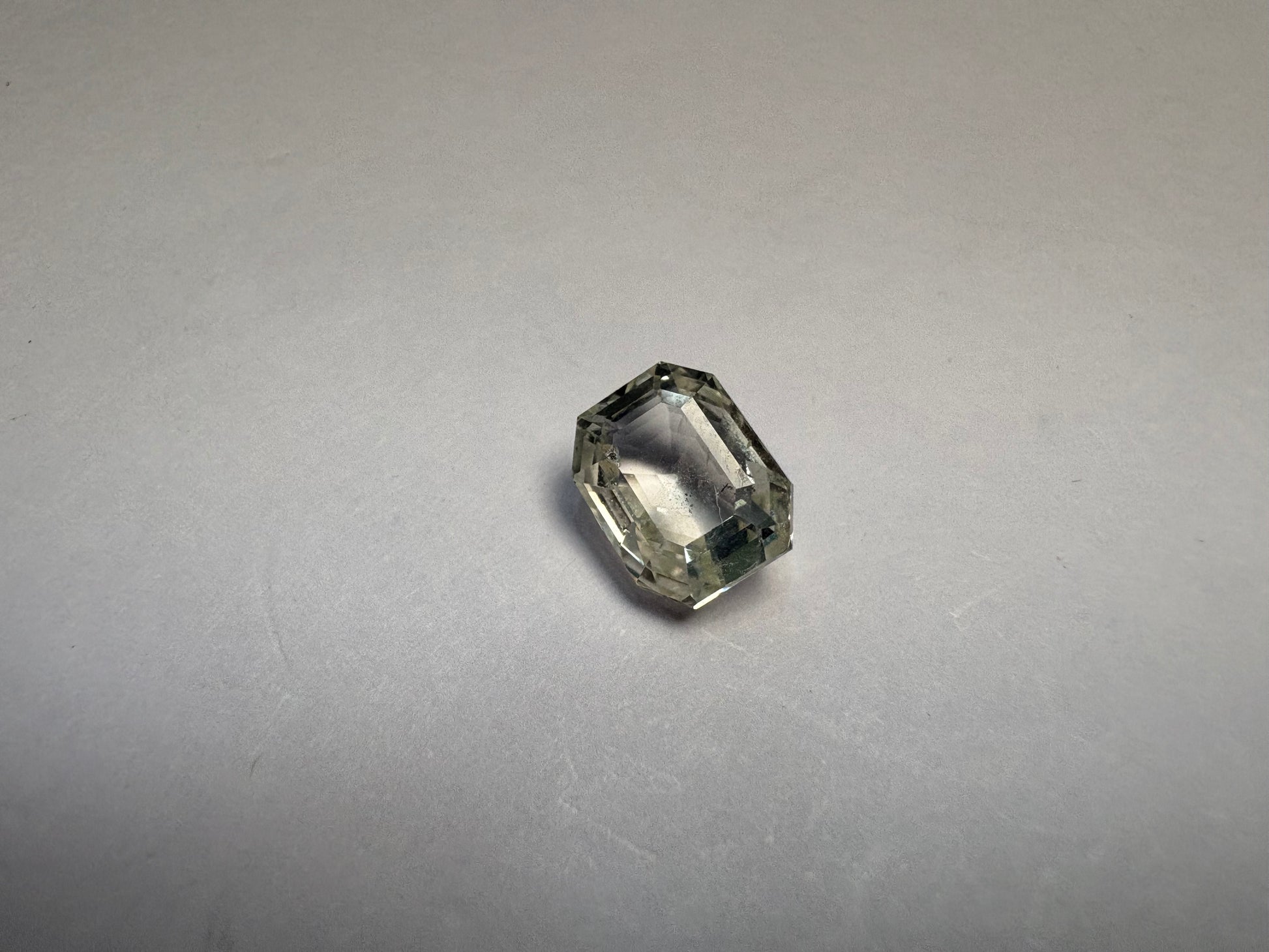 Yellow Sapphire 3.22 carat YSR-17 close view
