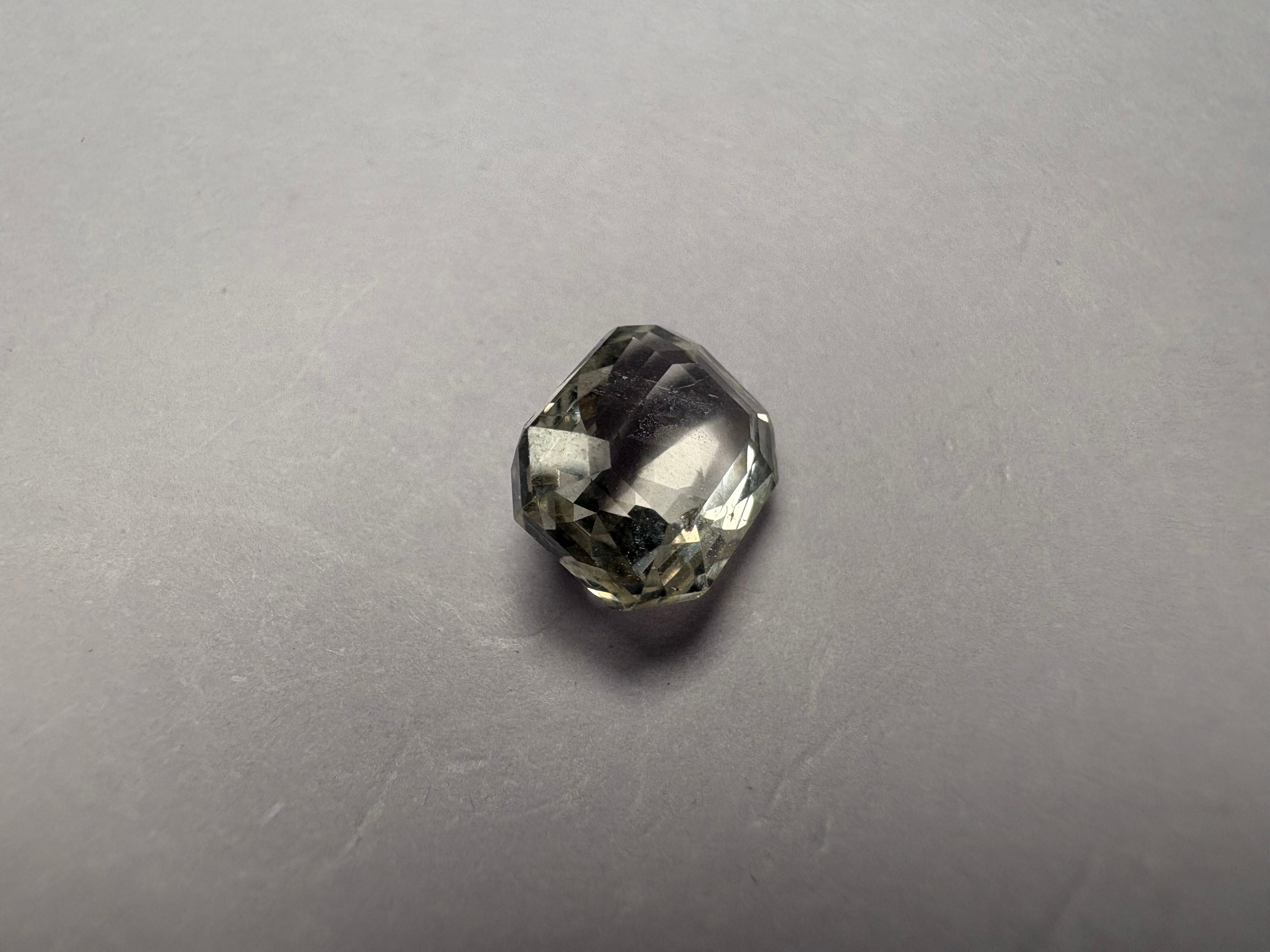 Yellow Sapphire 3.22 carat YSR-17 angled view