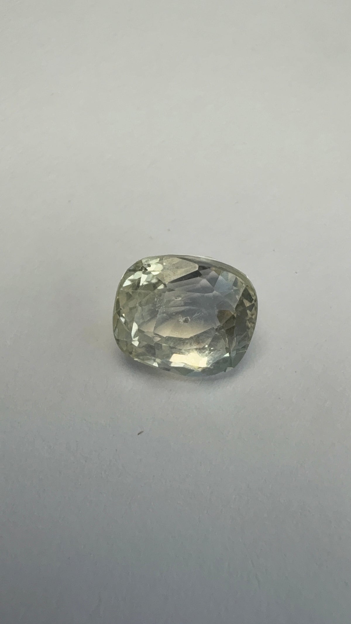 Yellow Sapphire 3.69 carat YSR-173 alternate face-up view