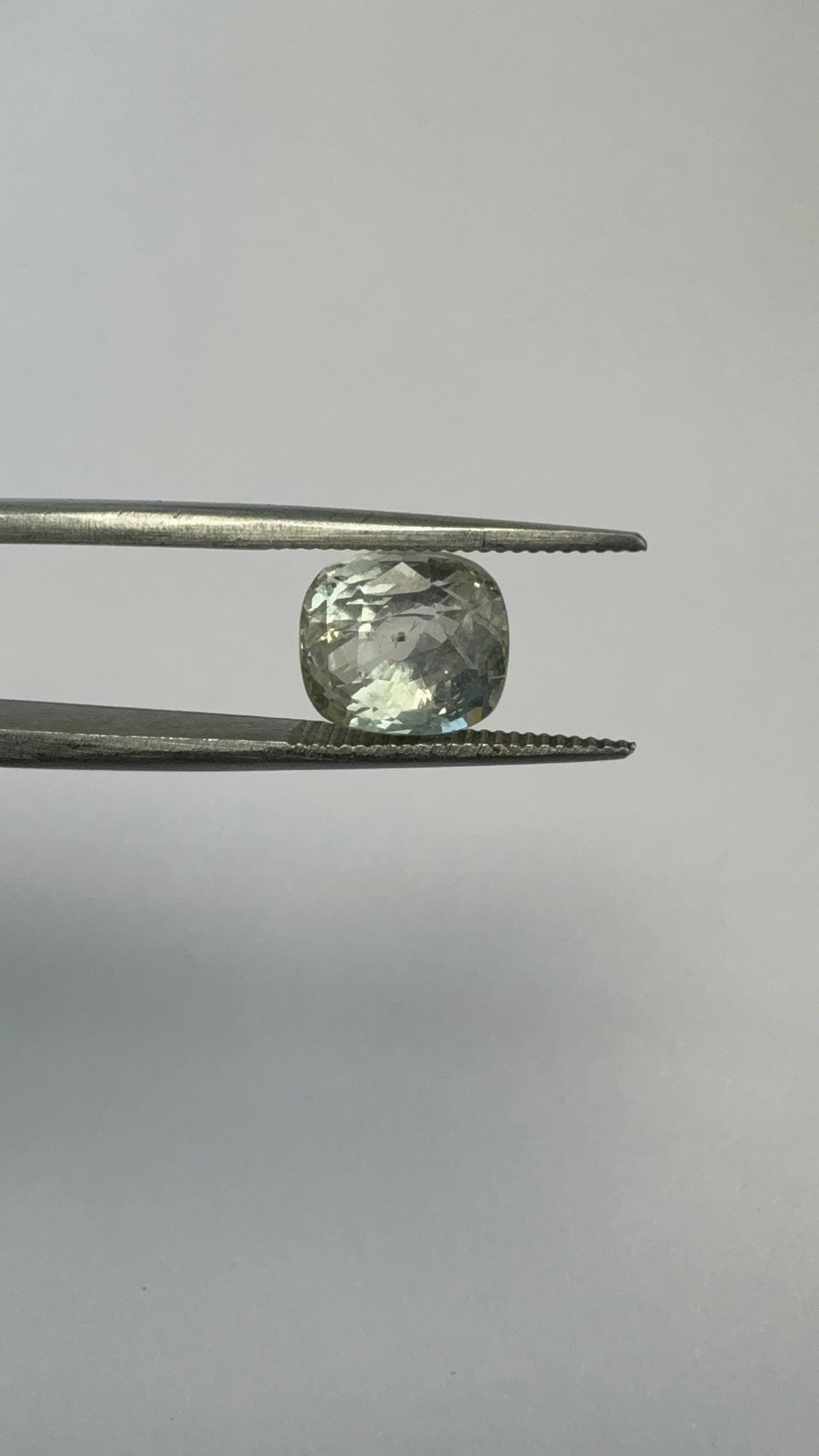 Yellow Sapphire 3.69 carat YSR-173 angled view
