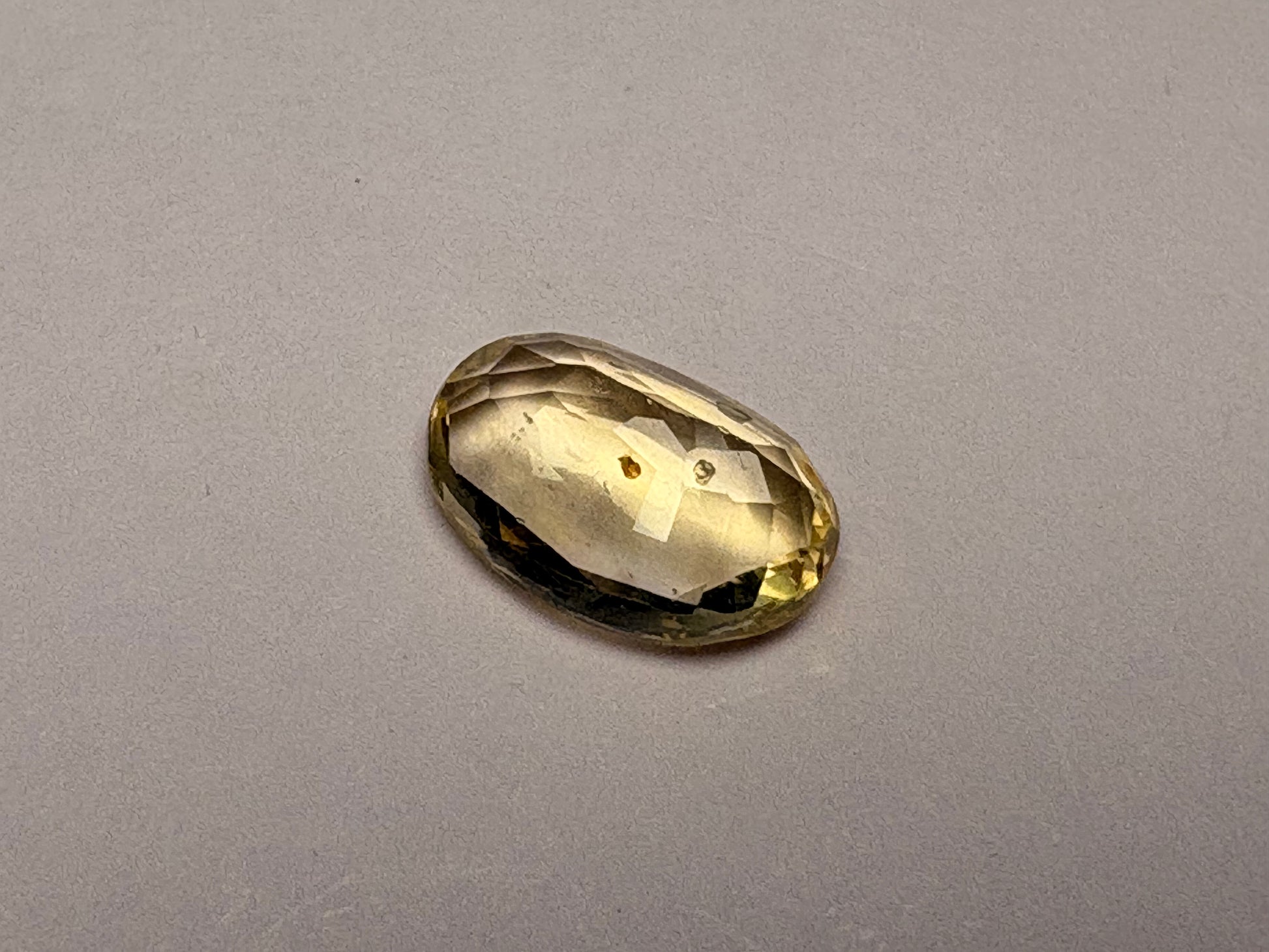Yellow Sapphire 3.21 carat YSR-174 reverse view