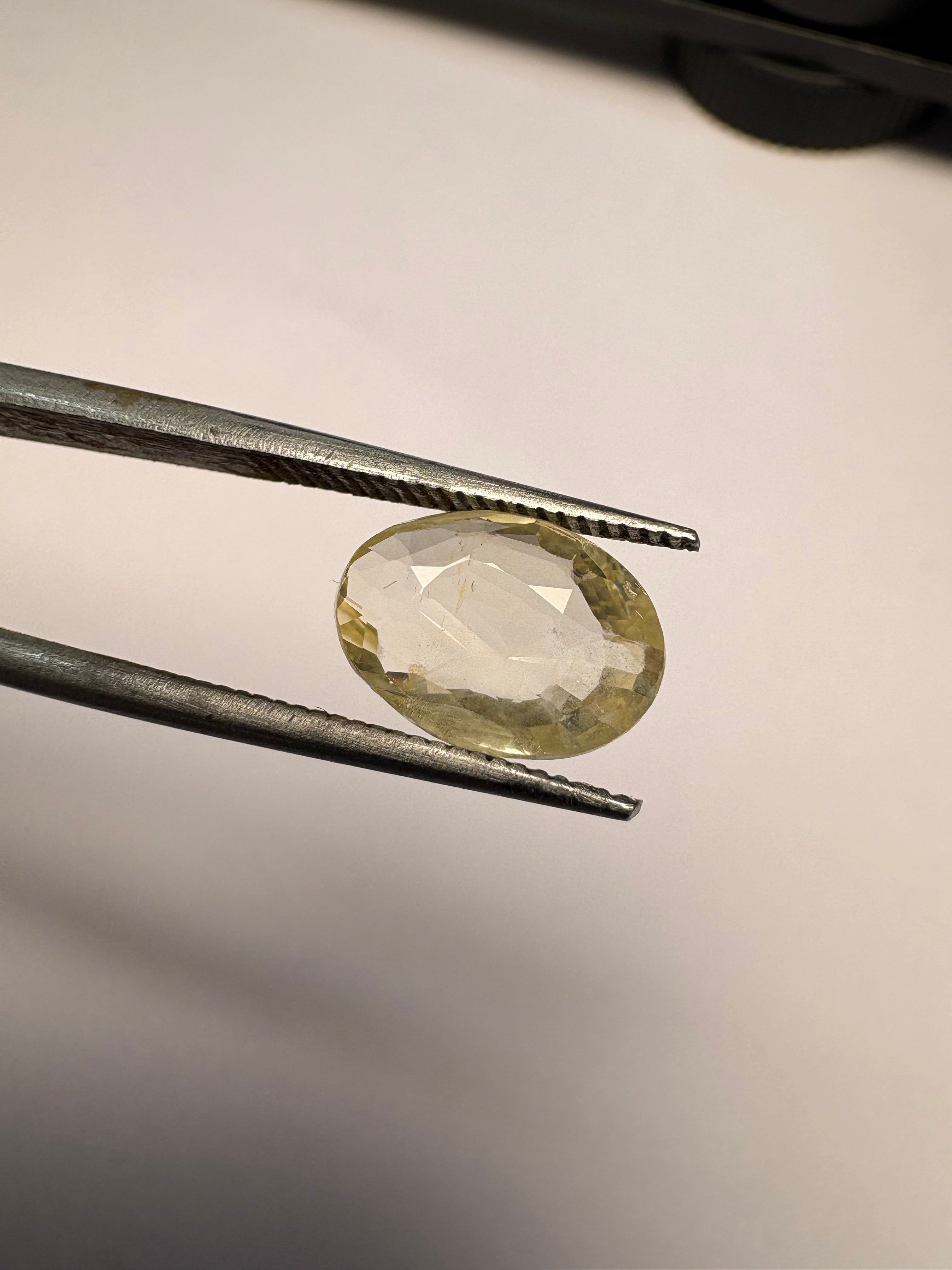 Yellow Sapphire 3.07 carat YSR-175 front view