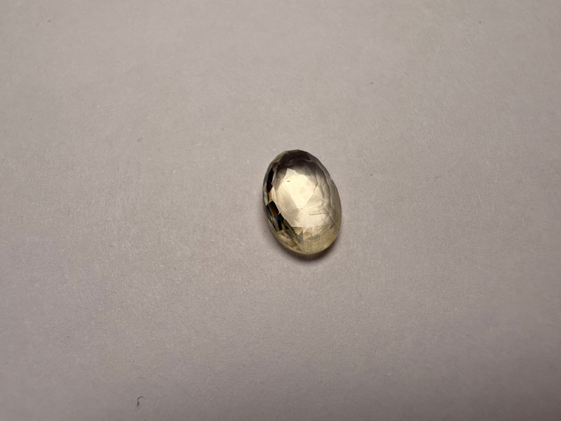 Yellow Sapphire 3.07 carat YSR-175 close view