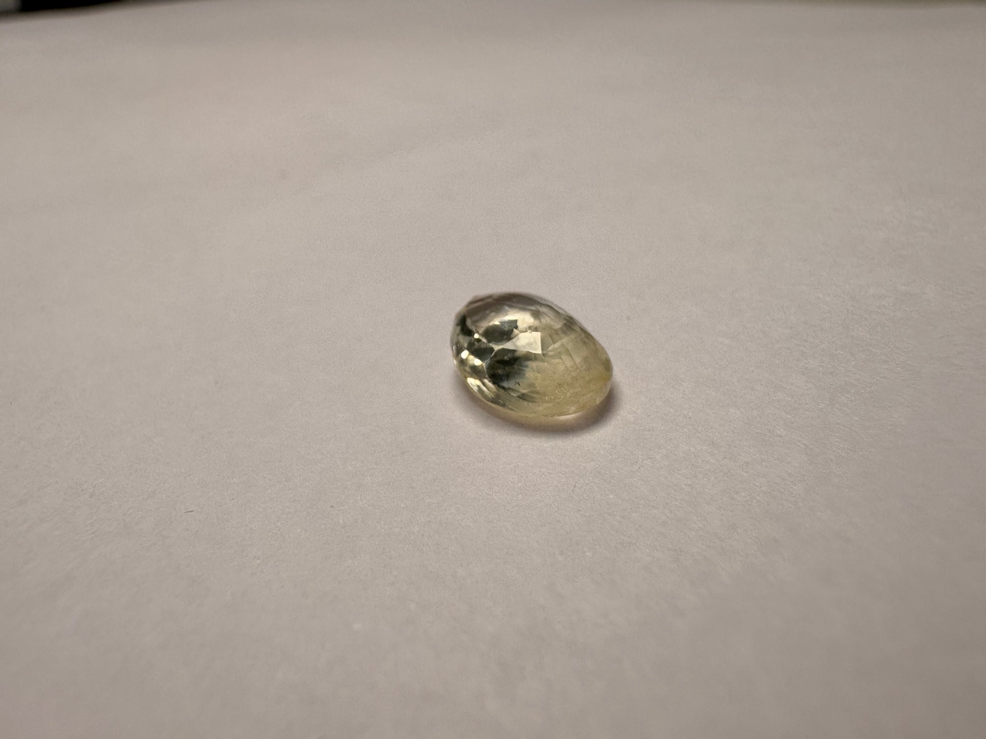 Yellow Sapphire 3.07 carat YSR-175 angled view