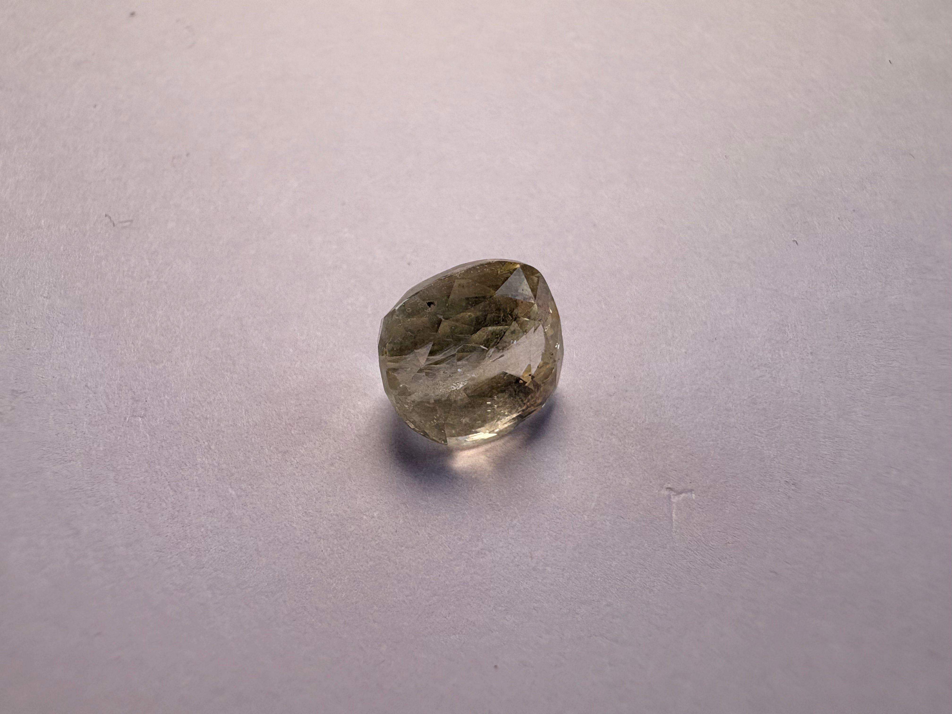 Yellow Sapphire 6.75 carat YSR-18 close view