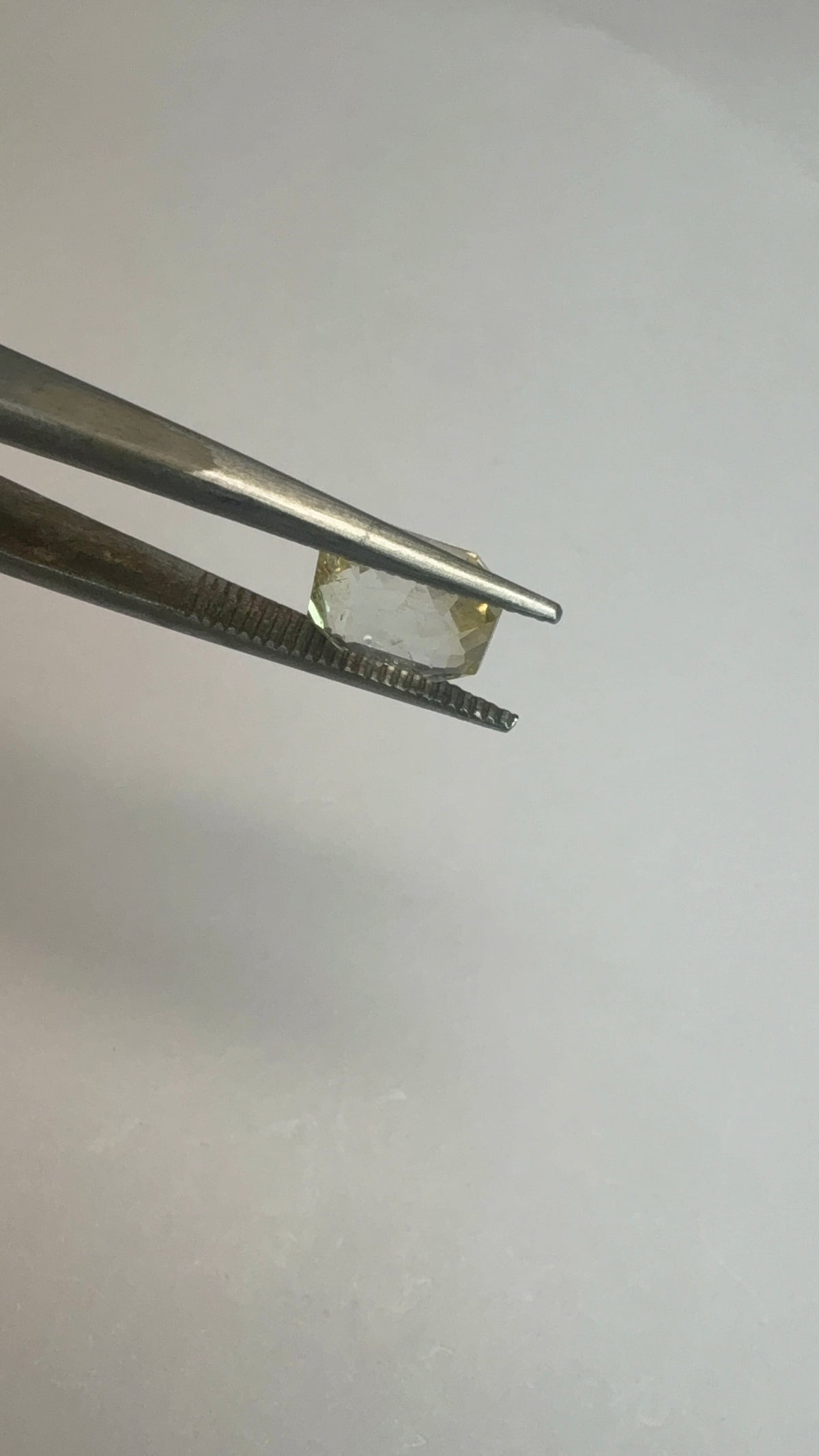Yellow Sapphire 3.22 carat YSR-180 front view