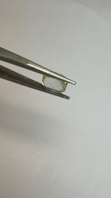 Yellow Sapphire 3.22 carat YSR-180 front view