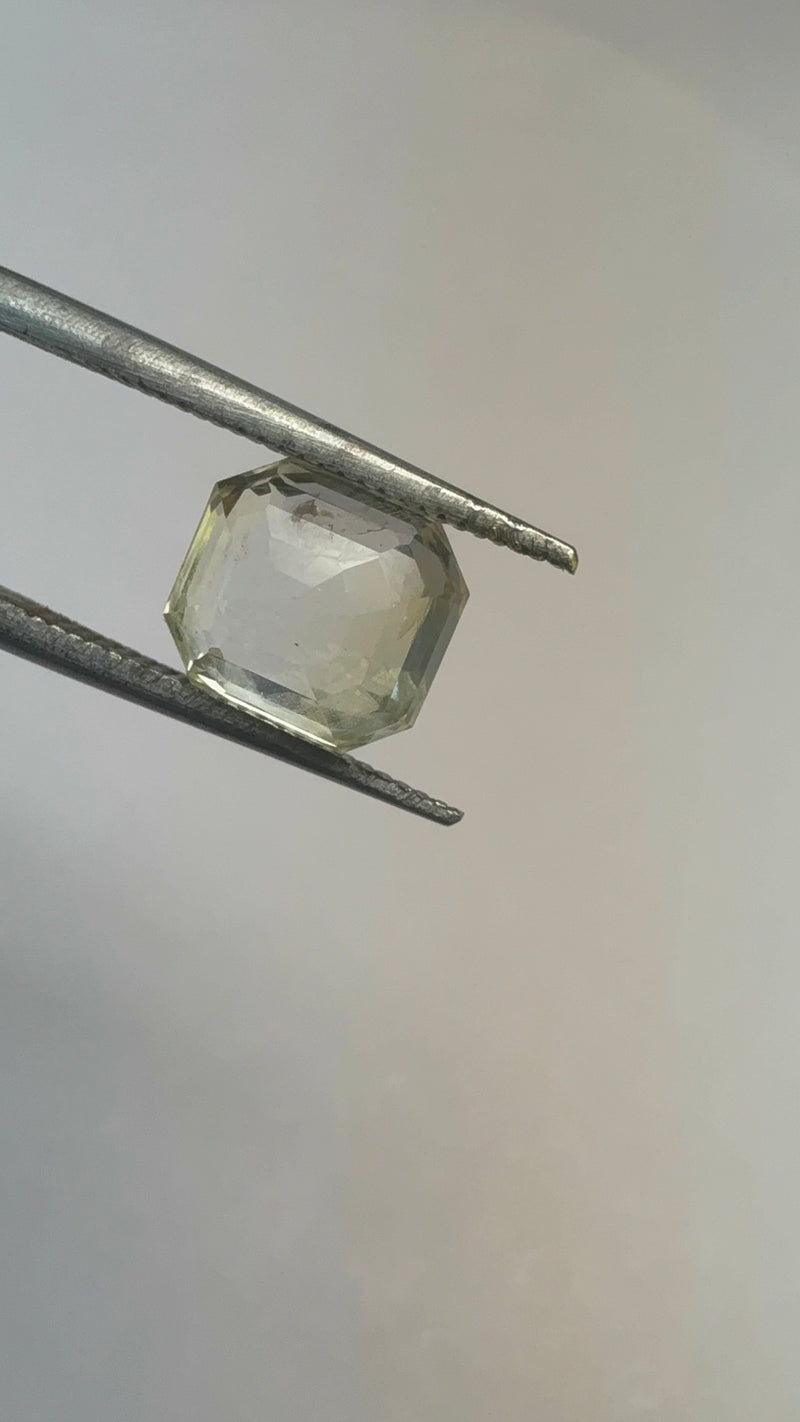Yellow Sapphire – 3.22 Carat – Sri Lanka