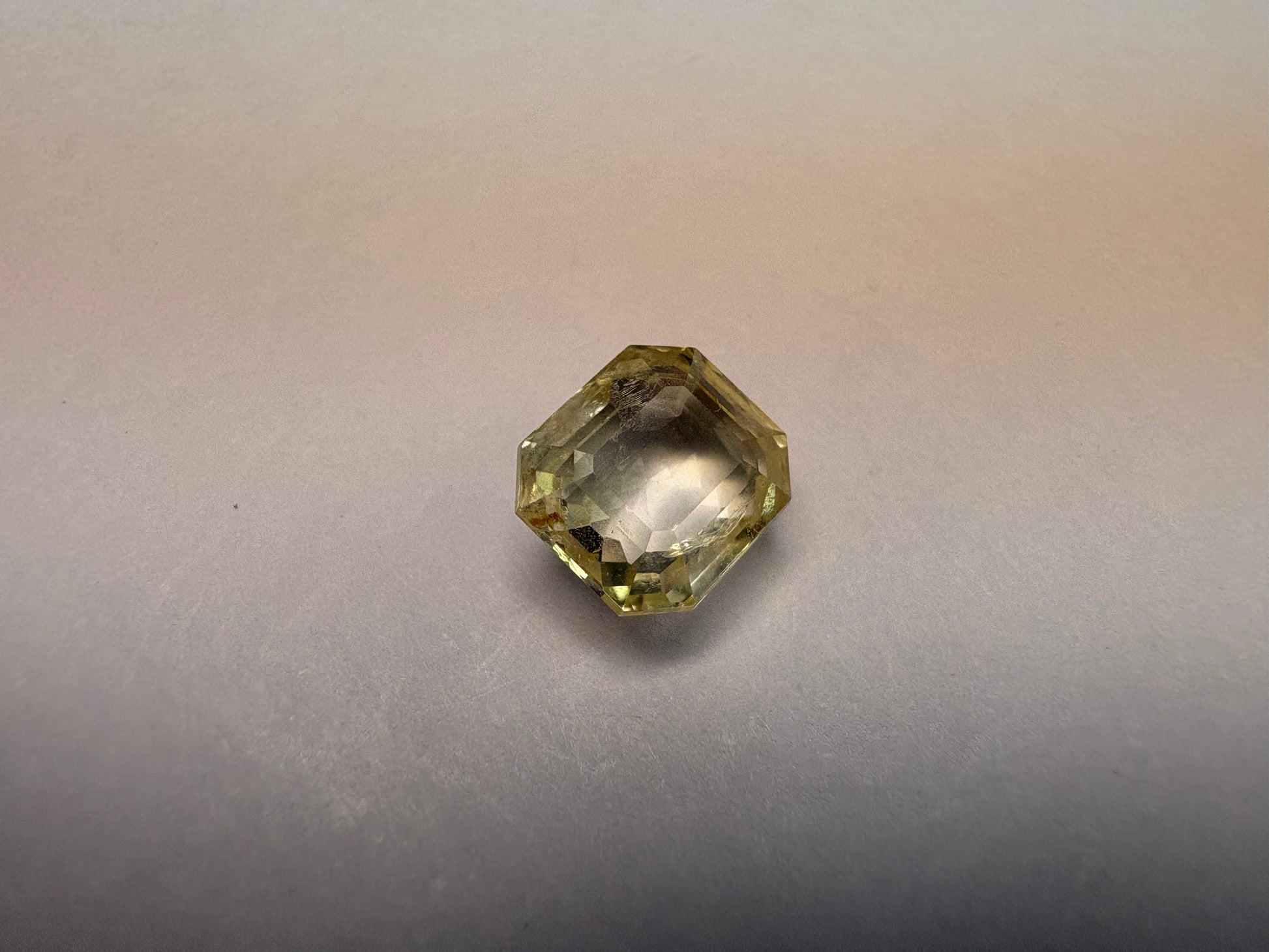 Yellow Sapphire 3.22 carat YSR-180 reverse view
