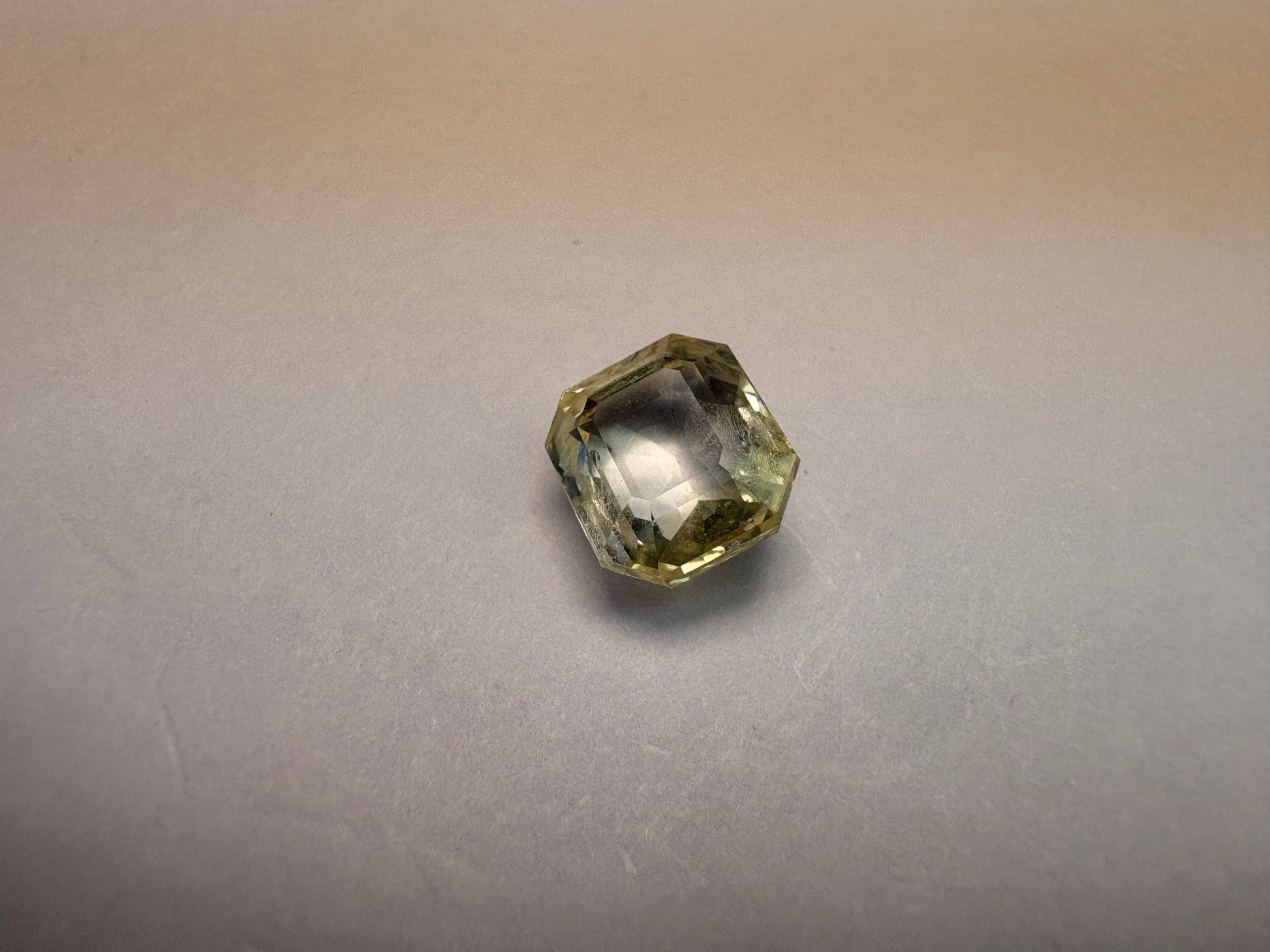 Yellow Sapphire 3.22 carat YSR-180 side view
