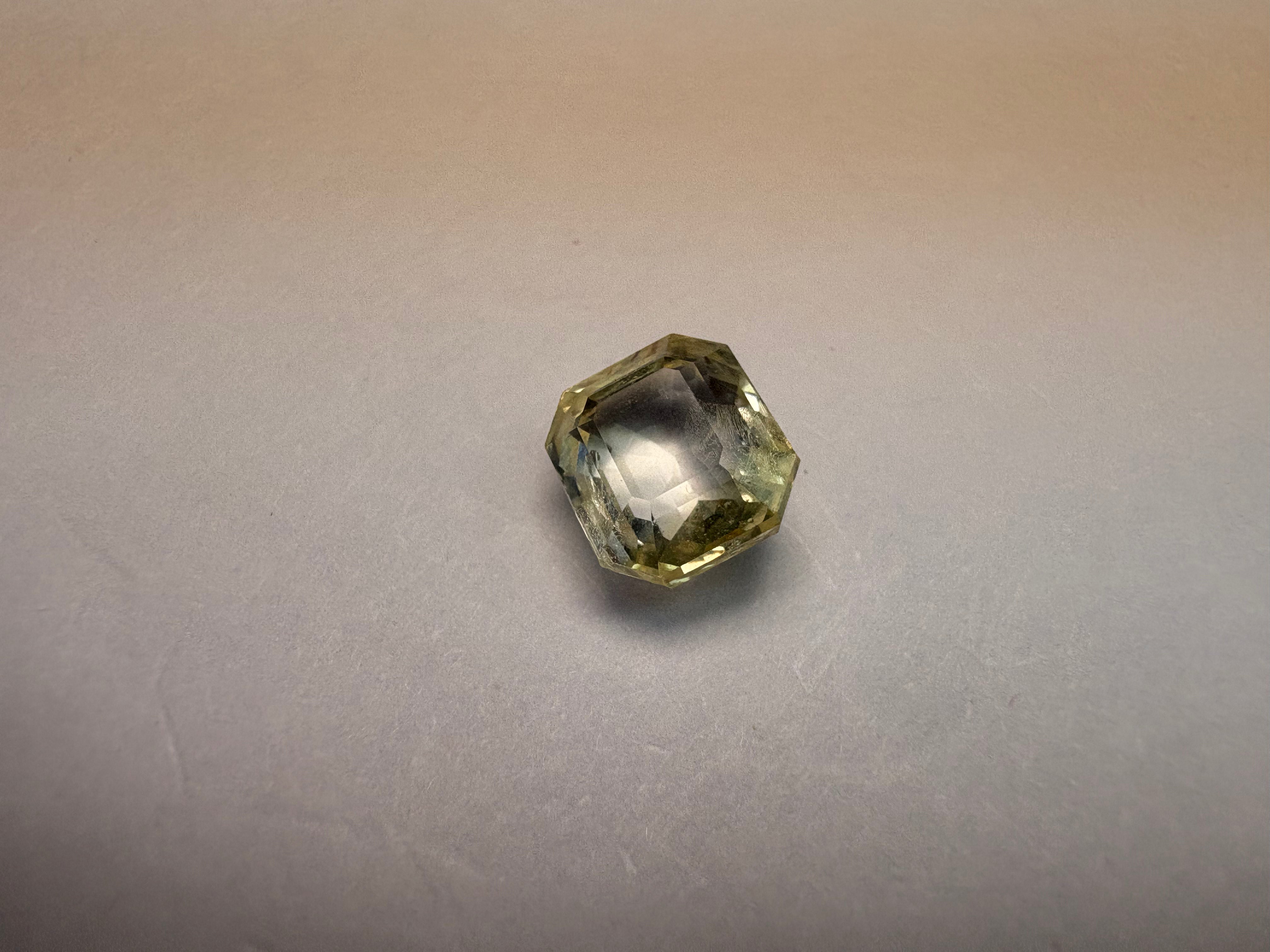 Yellow Sapphire 3.22 carat YSR-180 side view