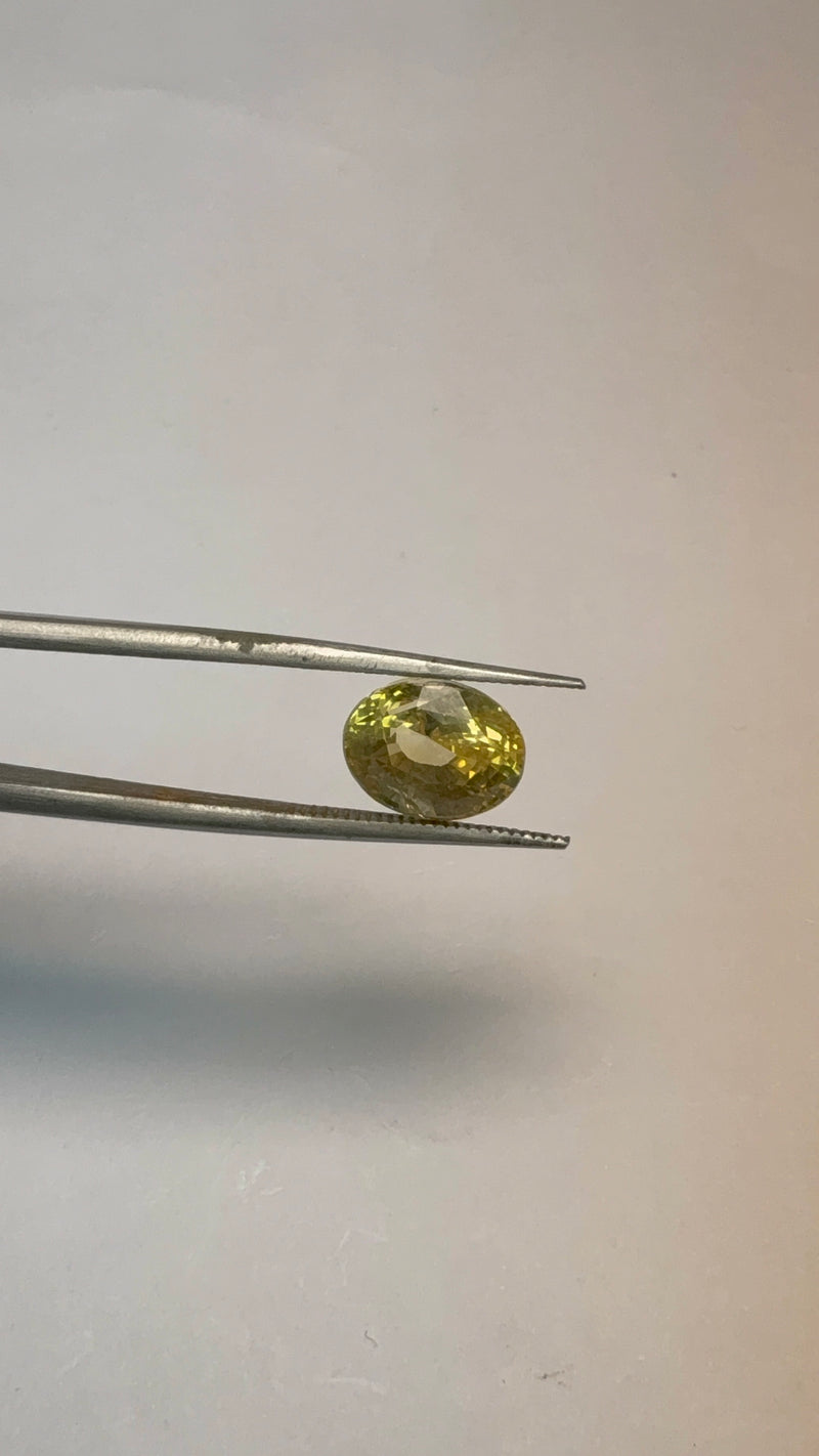 Yellow Sapphire – 5.07 Carat – Sri Lanka