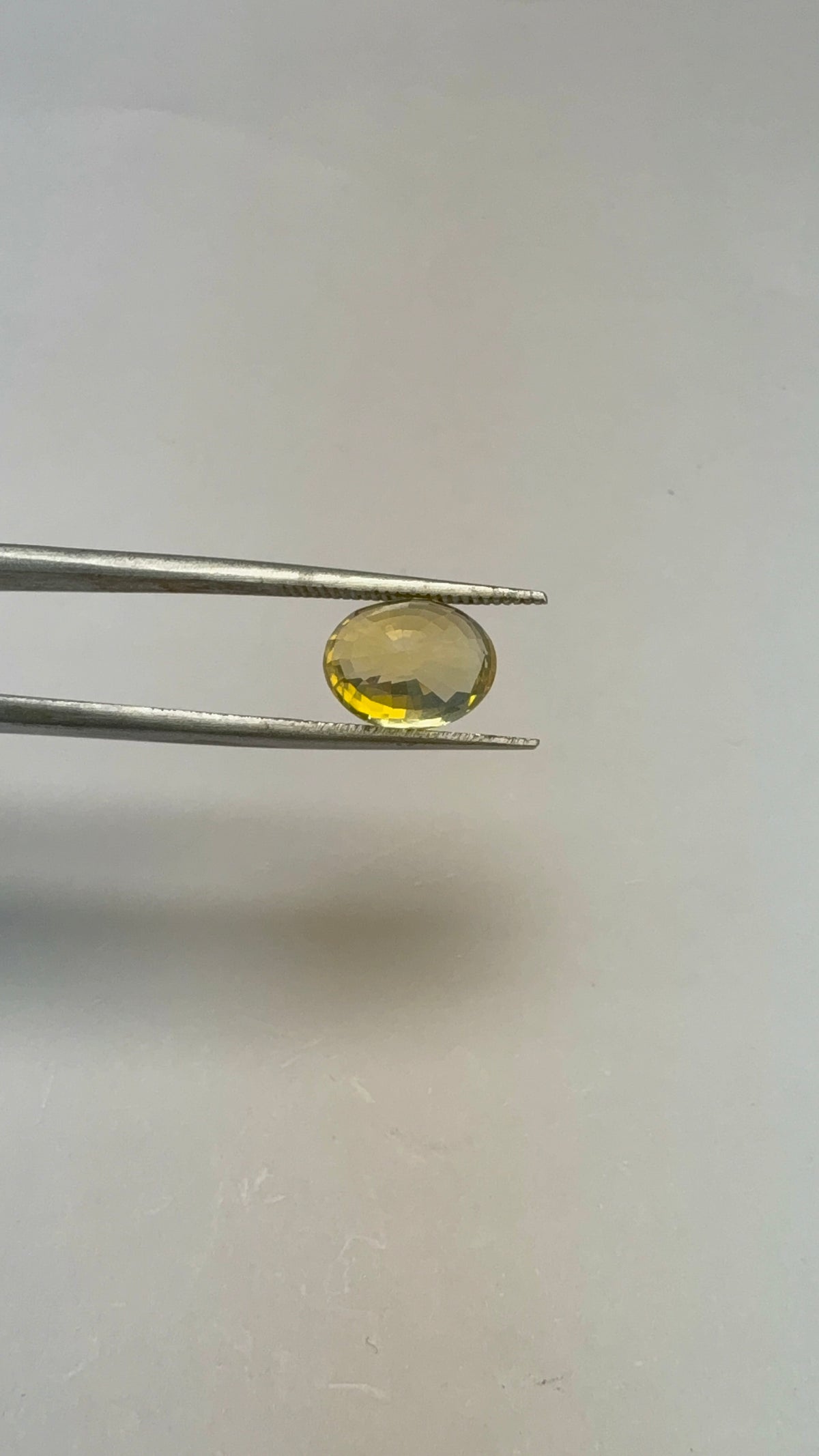 Yellow Sapphire 5.07 carat YSR-187 face-up view