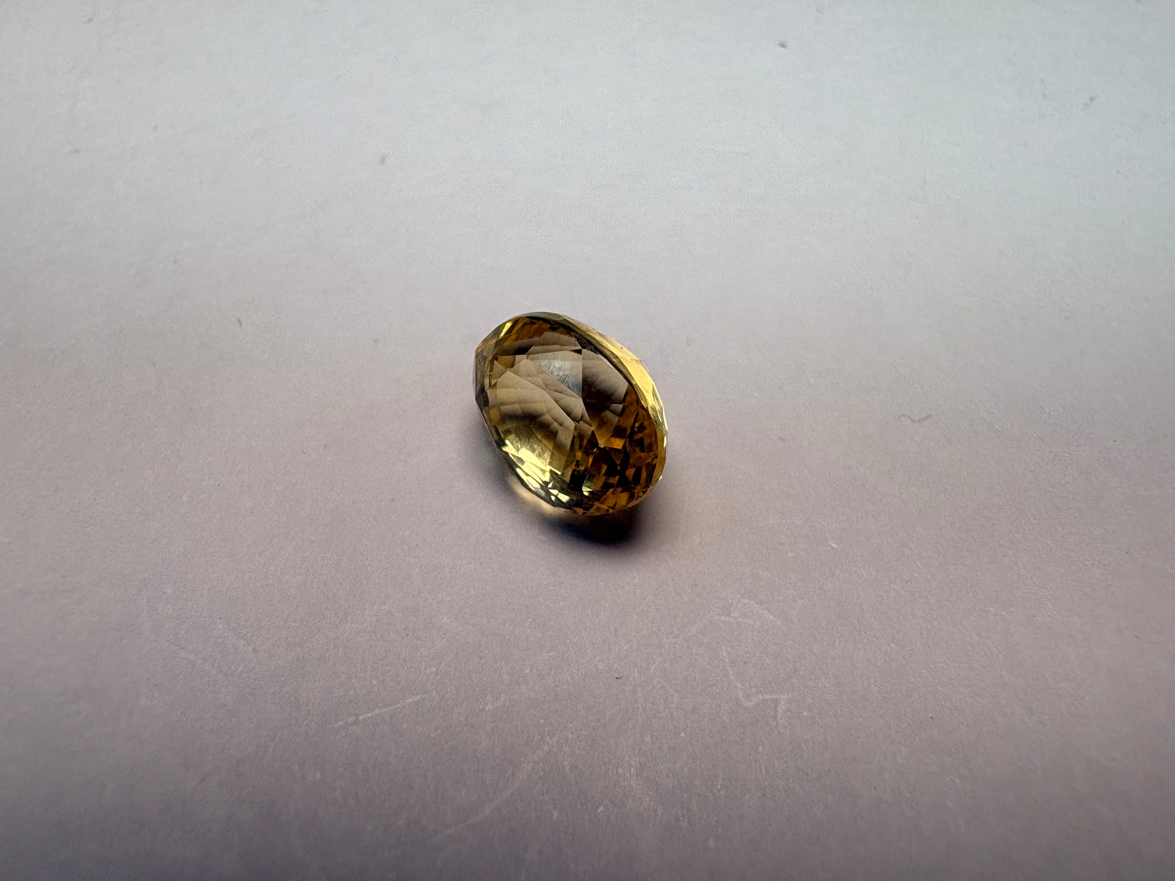 Yellow Sapphire 5.07 carat YSR-187 close view