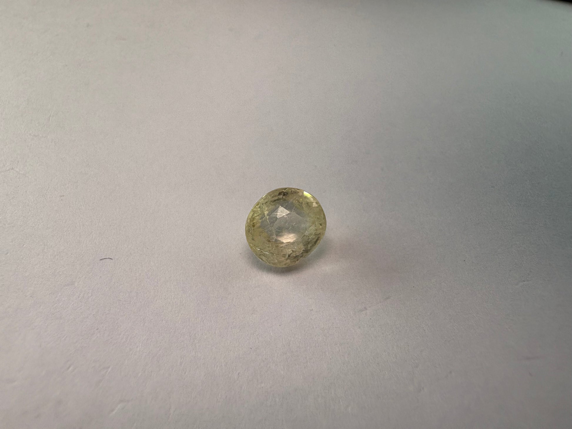 Yellow Sapphire 3.09 carat YSR-191 alternate face-up view