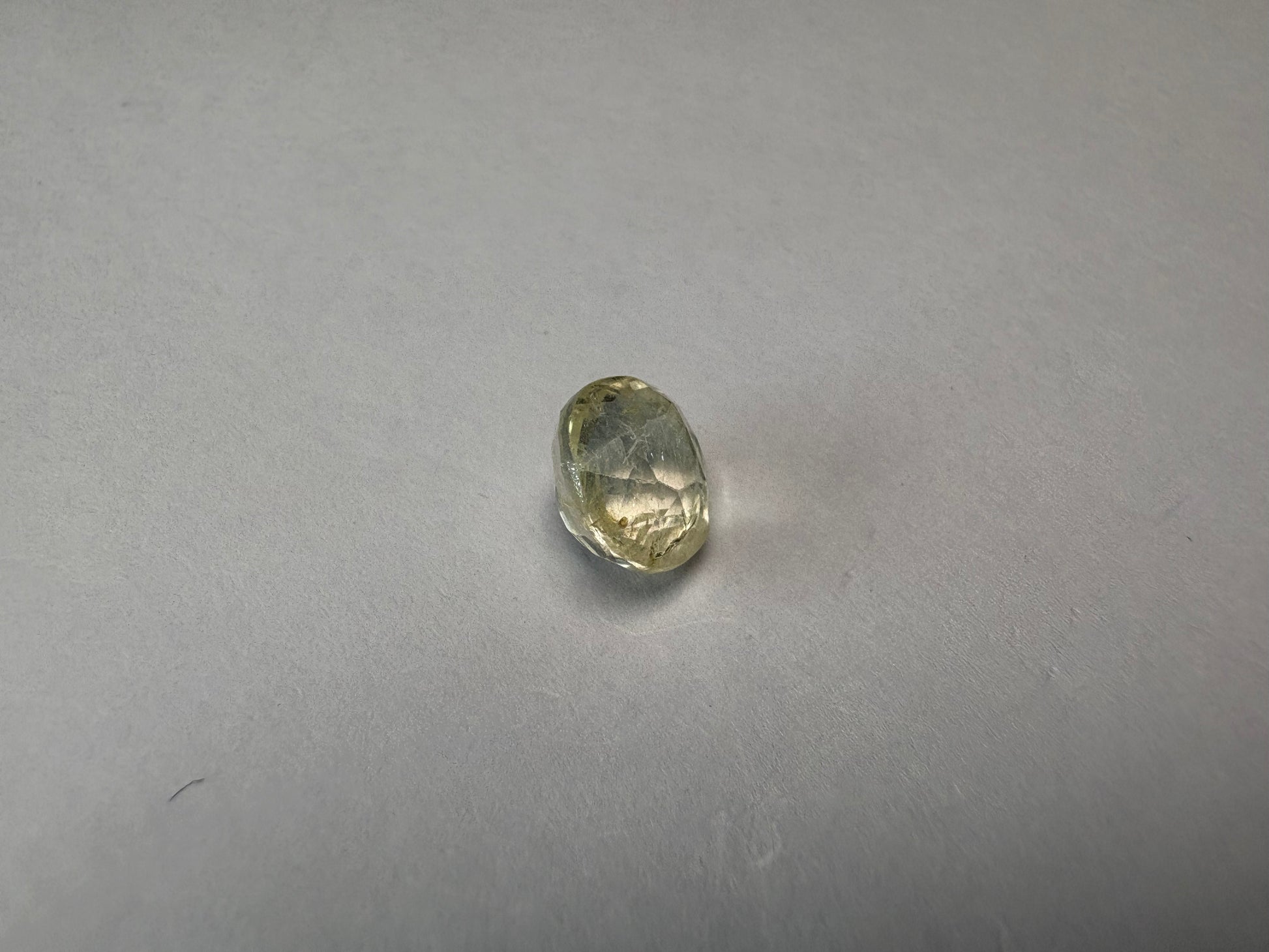 Yellow Sapphire 3.09 carat YSR-191 close view