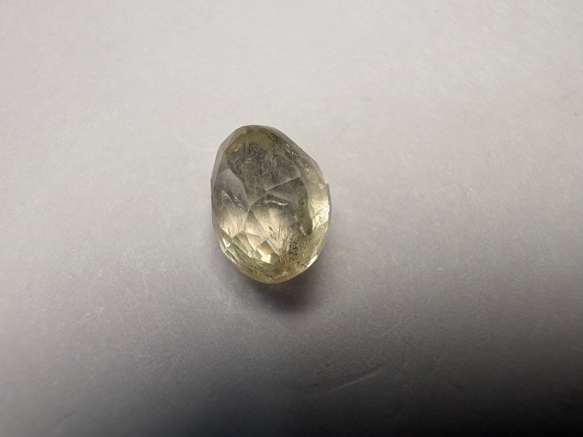 Yellow Sapphire 3.09 carat YSR-191 side view
