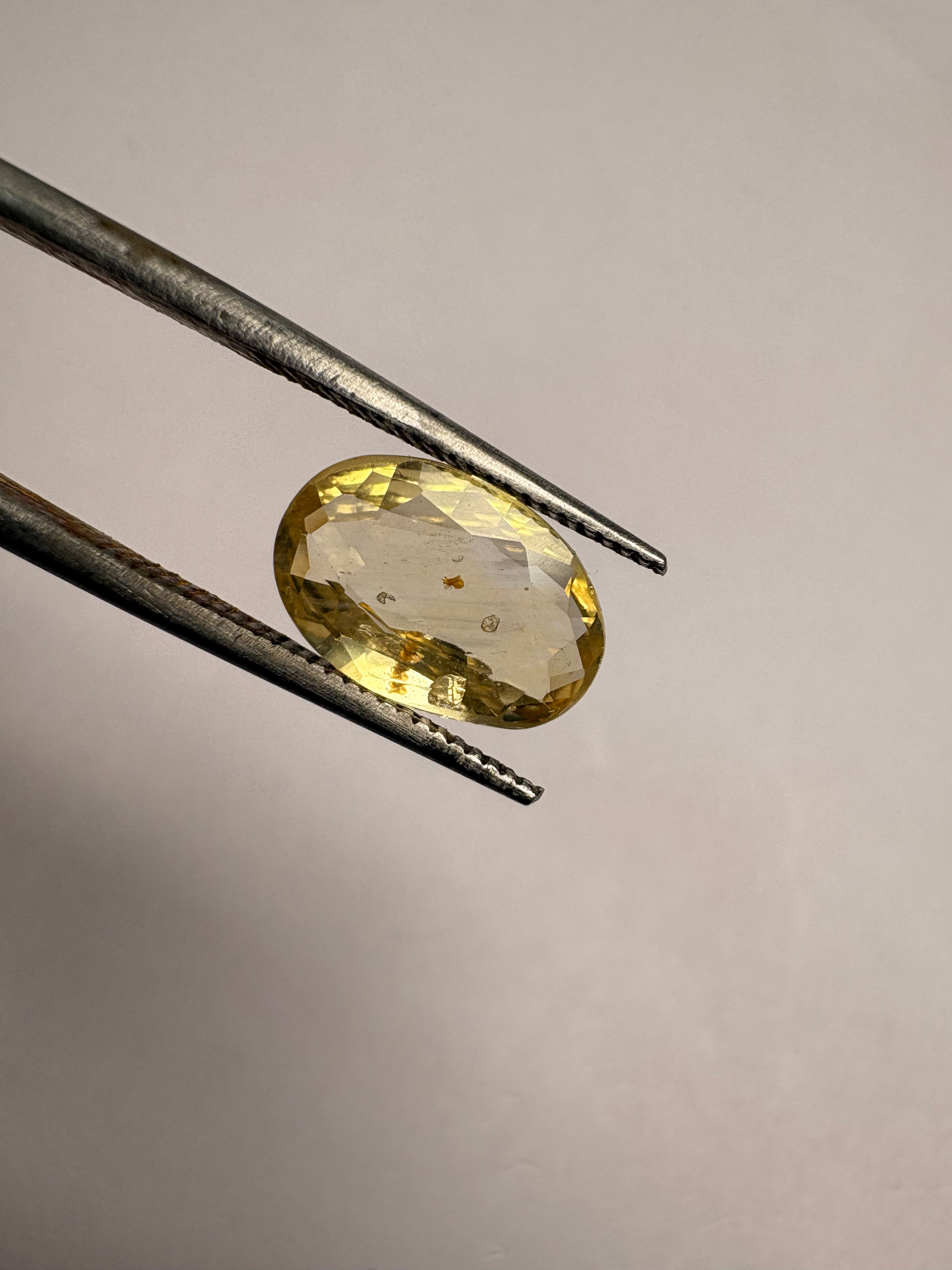 Yellow Sapphire 3.02 carat YSR-193 front view