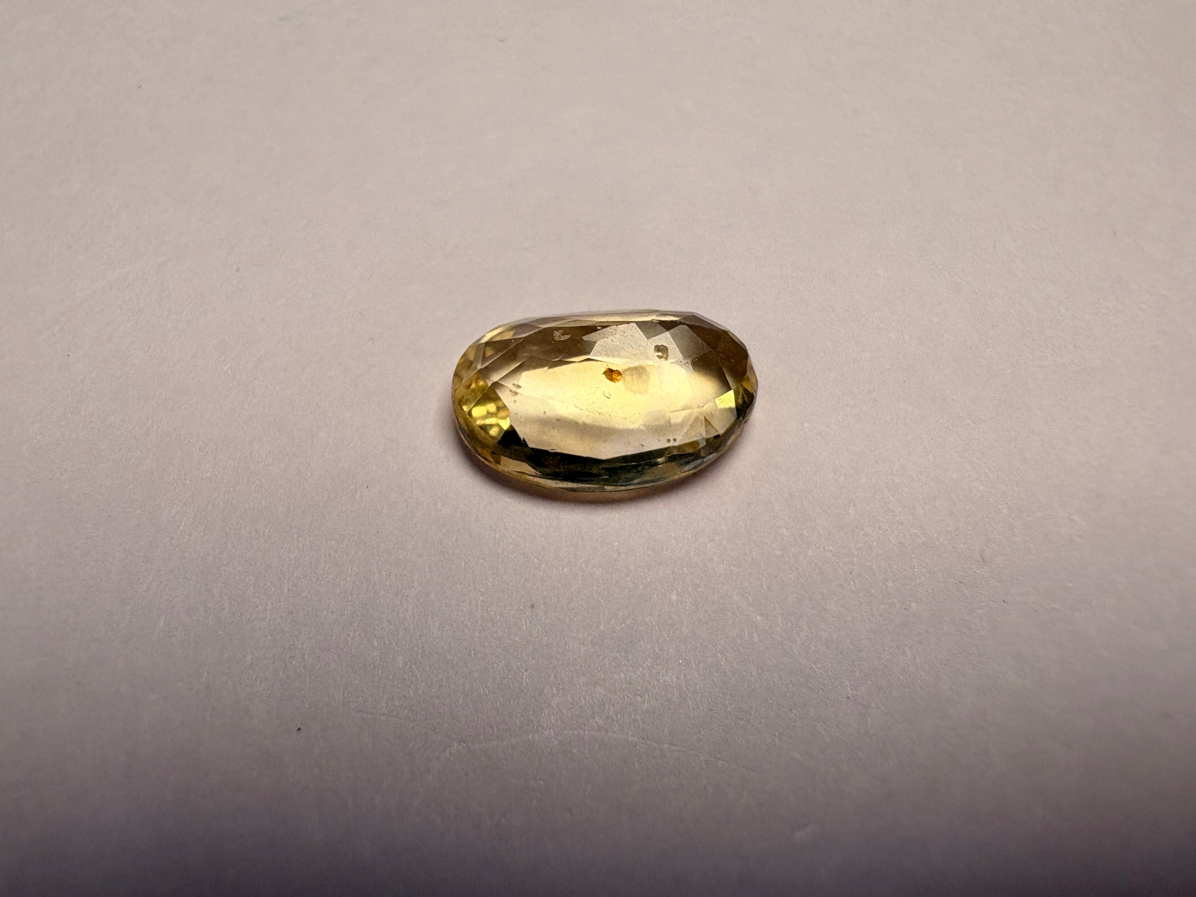 Yellow Sapphire 3.02 carat YSR-193 alternate face-up view