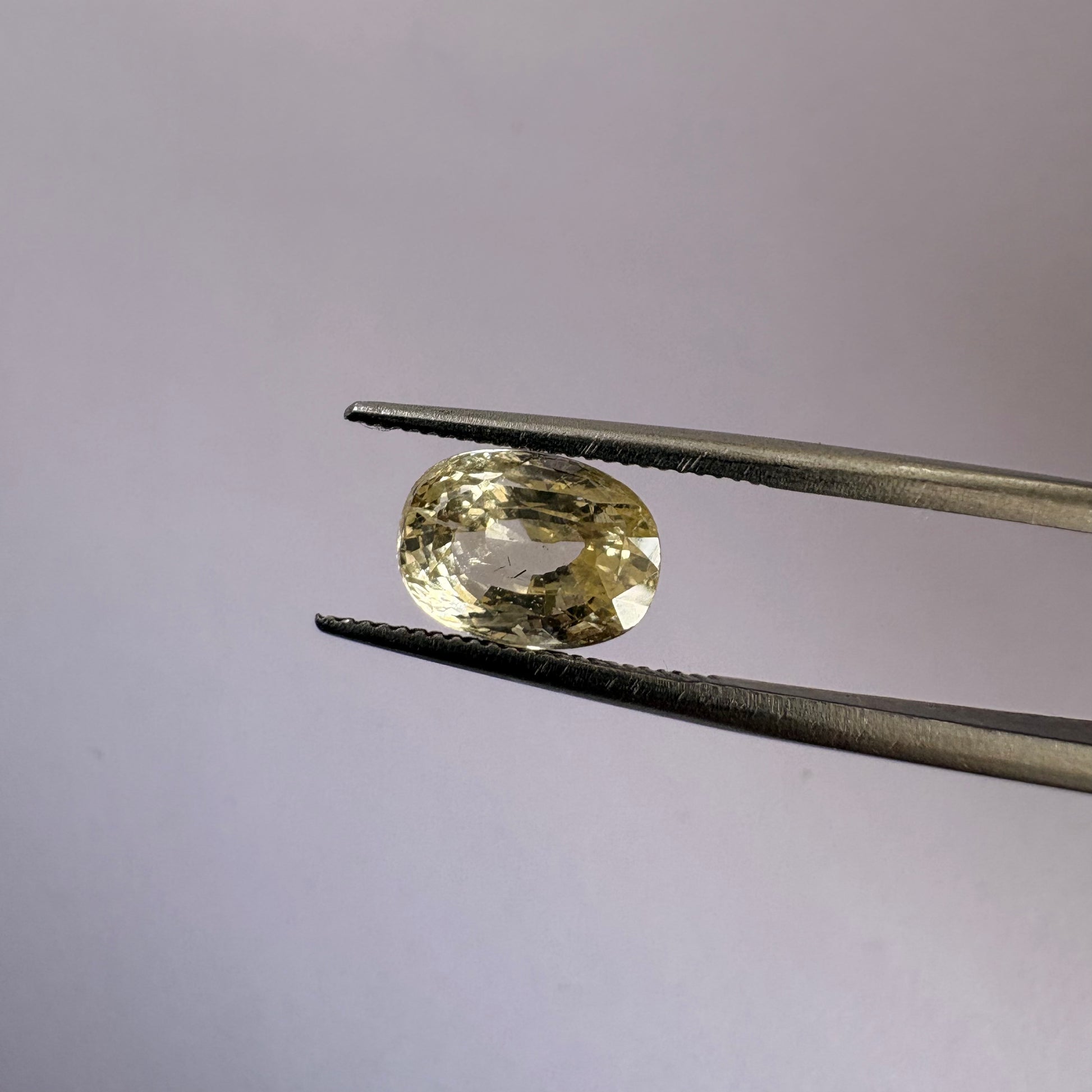 Yellow Sapphire 3.02 carat YSR-196 alternate face-up view