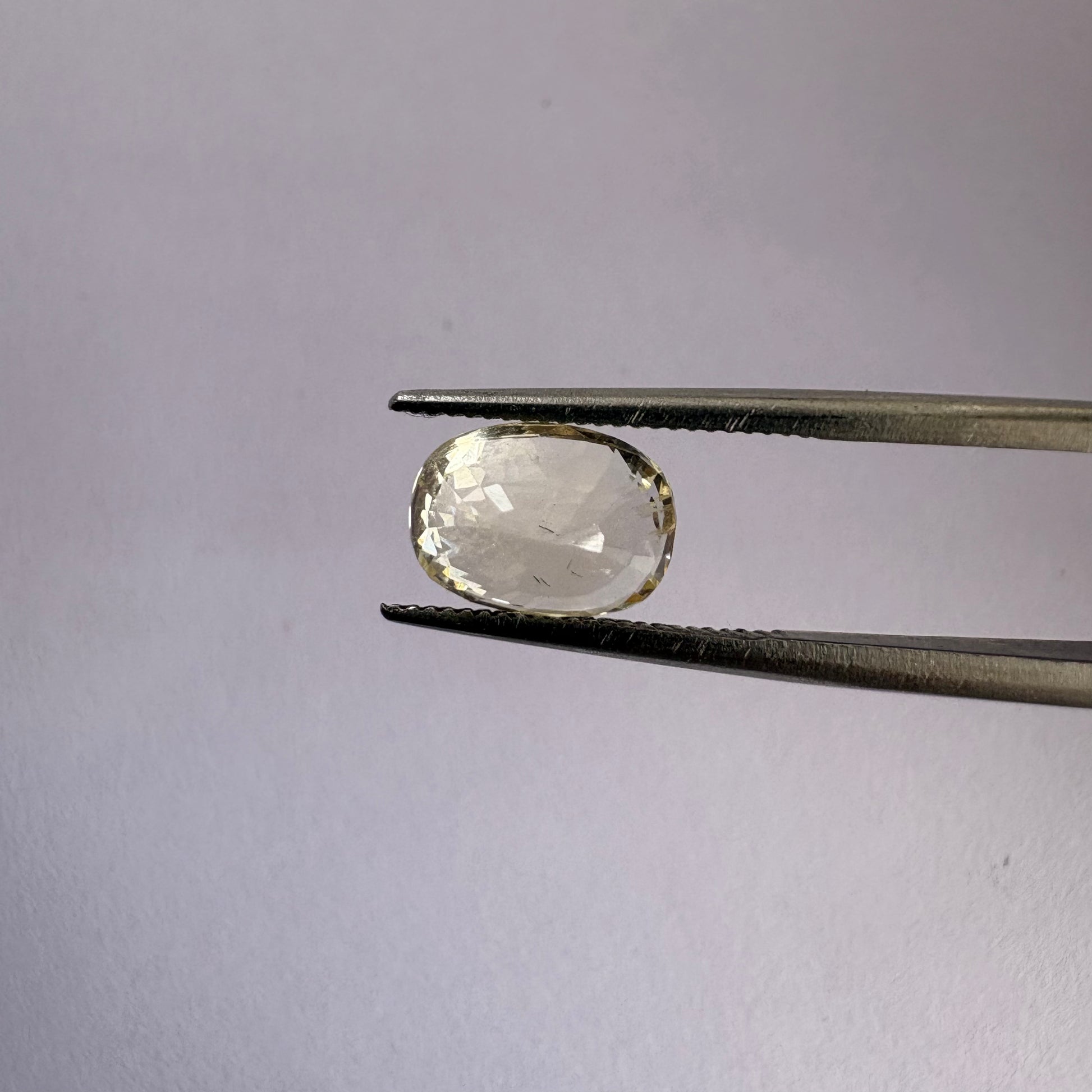 Yellow Sapphire 3.02 carat YSR-196 close view