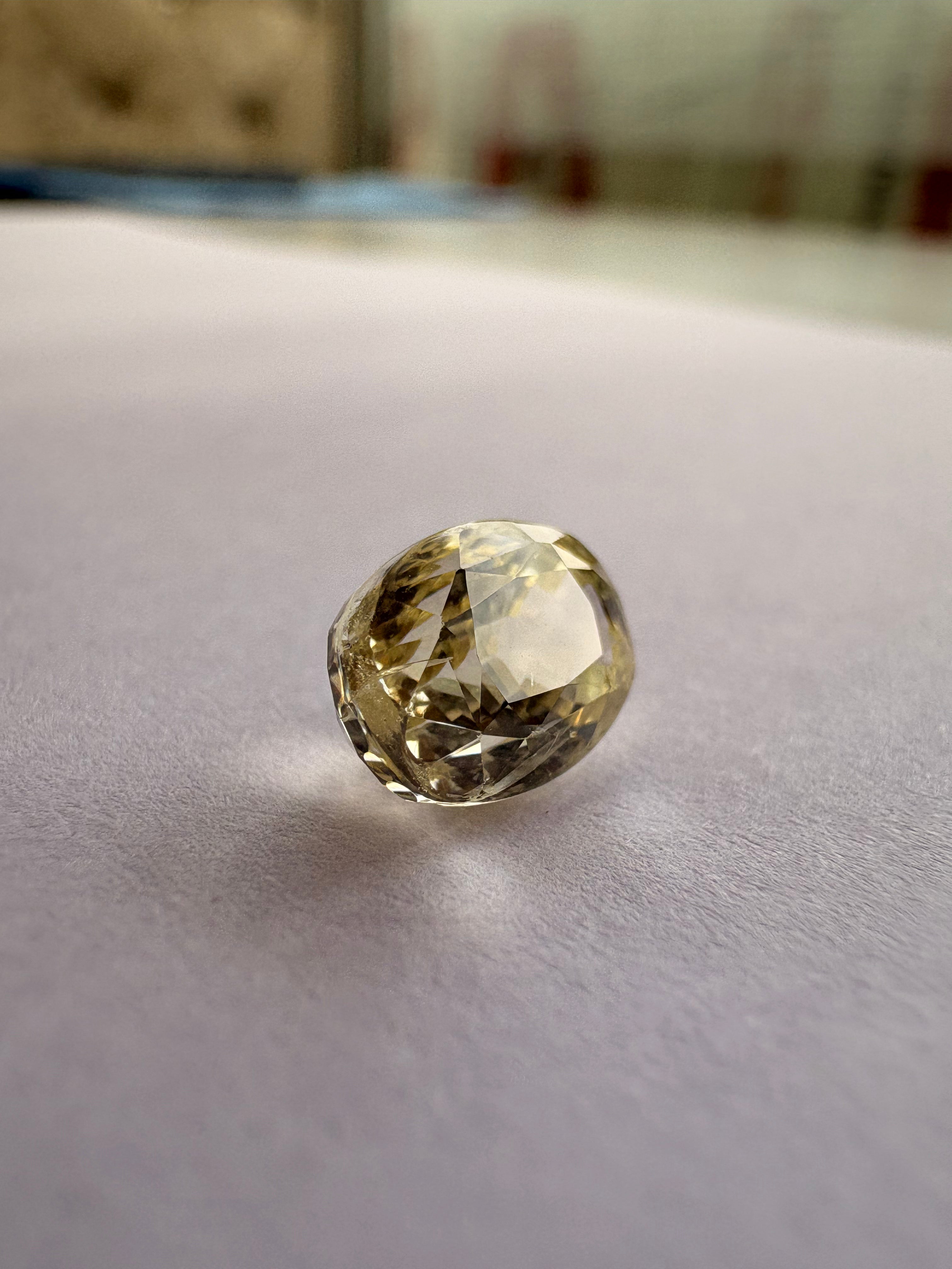 Yellow Sapphire 3.02 carat YSR-196 reverse view