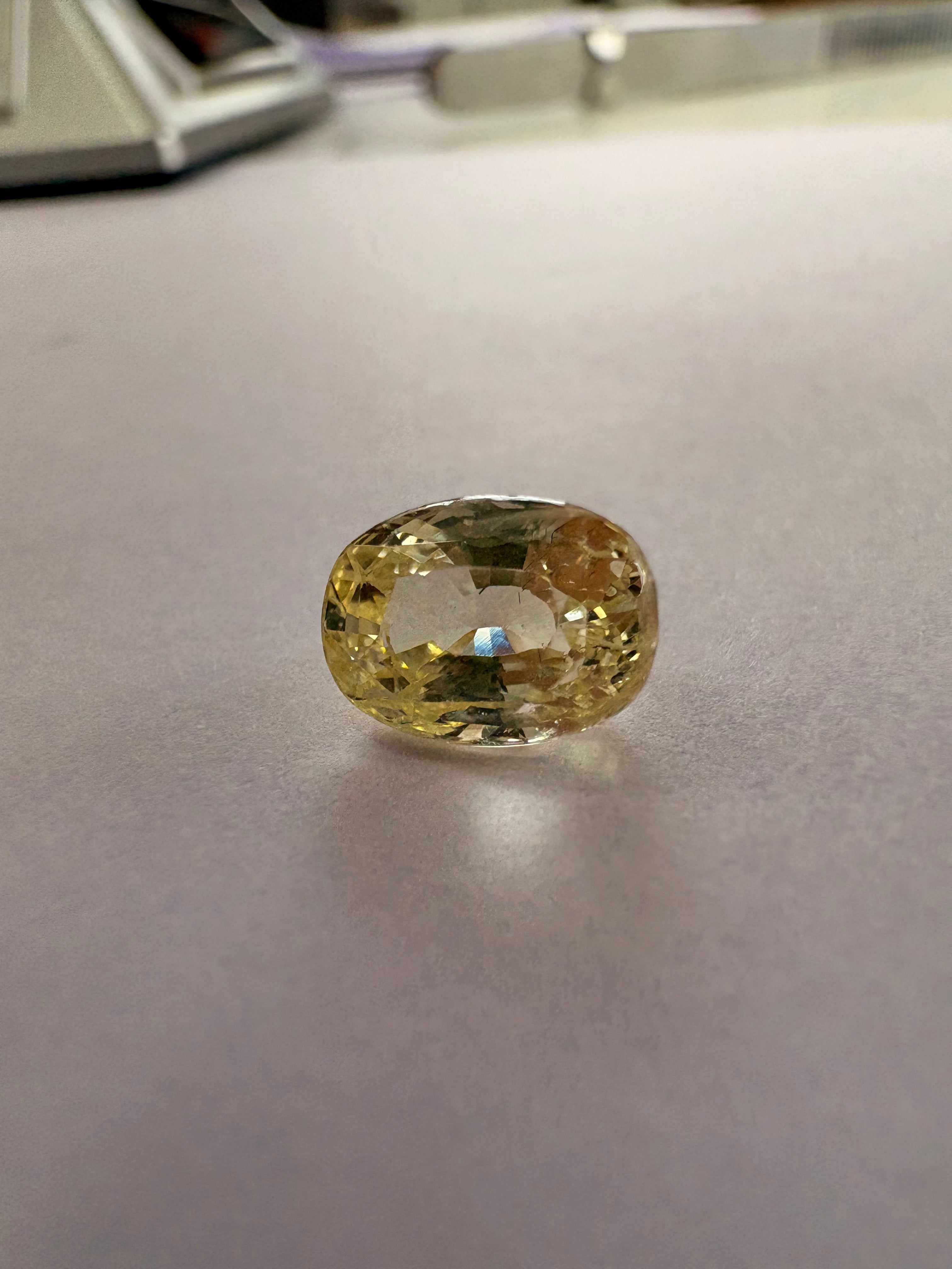 Yellow Sapphire 3.02 carat YSR-196 detail view 8